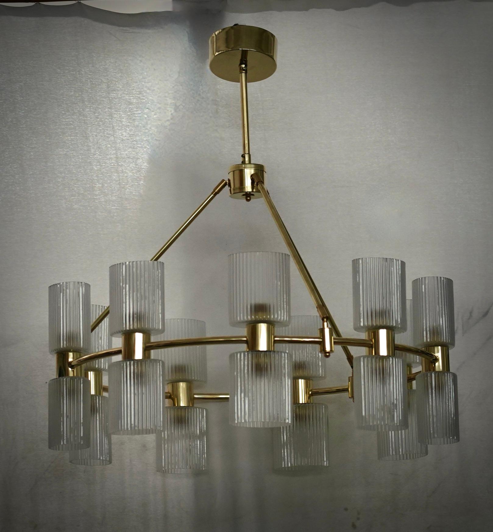 Lampadari e pendenti rotondi di Murano in vetro artistico e ottone del Medioevo, 2020 In condizioni buone in vendita a Rome, IT