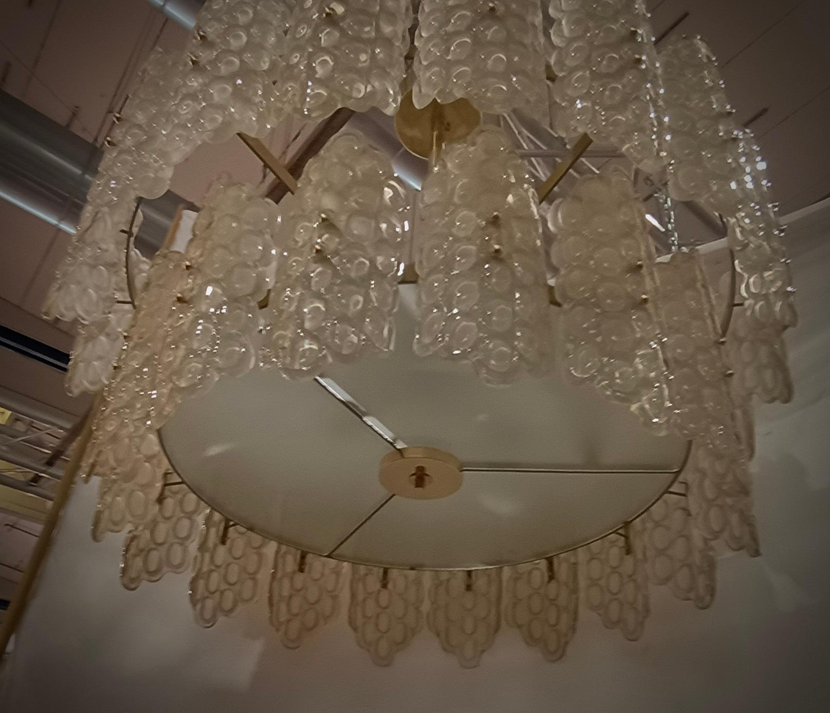 Lampadari e pendenti rotondi di Murano in vetro artistico e ottone del Medioevo, 2020 In condizioni buone in vendita a Rome, IT