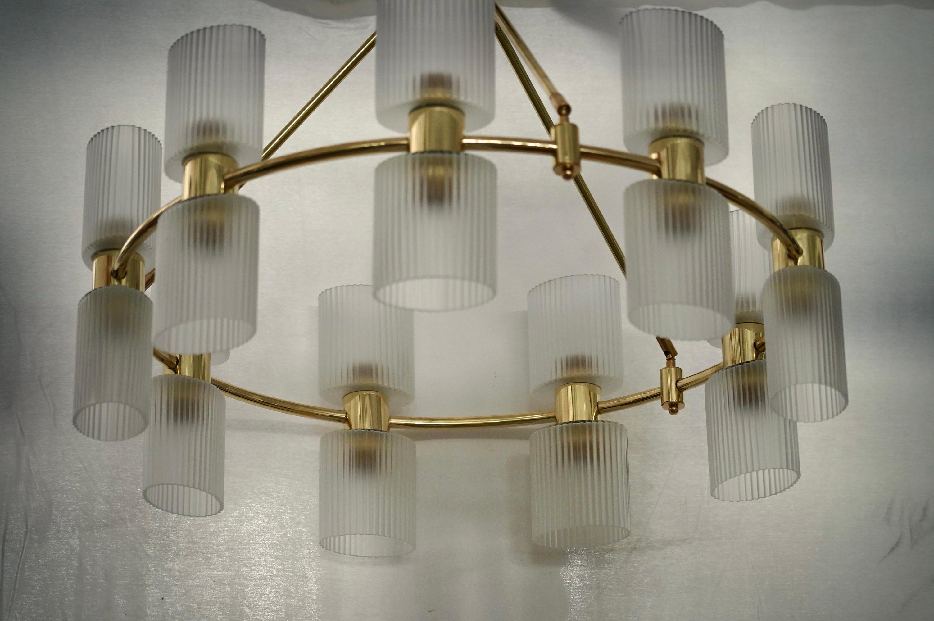 XXI secolo e contemporaneo Lampadari e pendenti rotondi di Murano in vetro artistico e ottone del Medioevo, 2020 in vendita