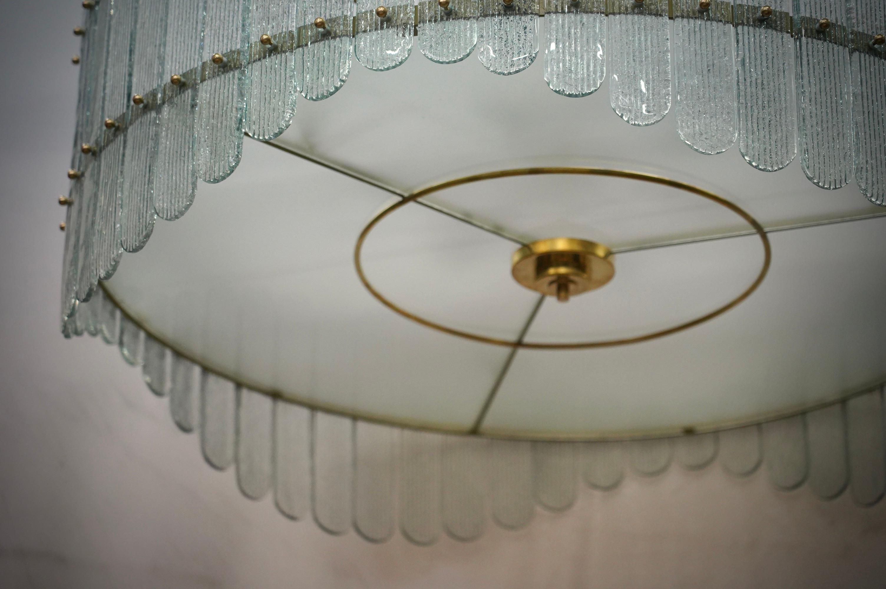 Lampadari e pendenti rotondi di Murano in vetro artistico e ottone del Medioevo, 2020 in vendita 1