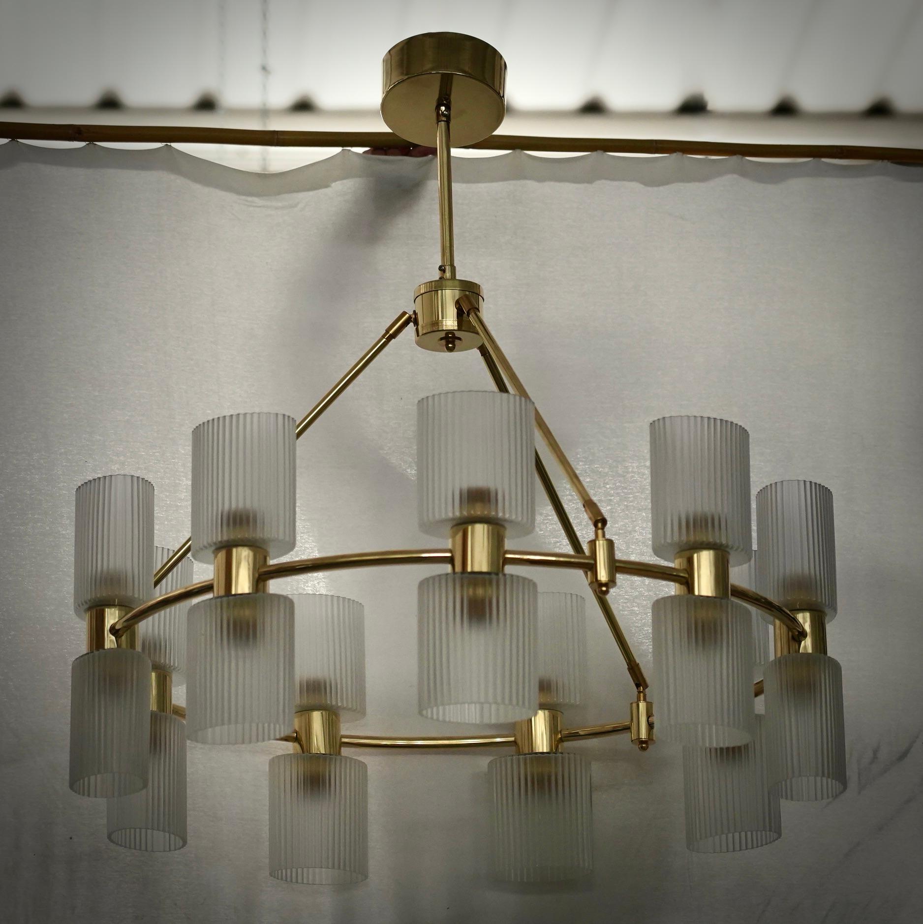 Lampadari e pendenti rotondi di Murano in vetro artistico e ottone del Medioevo, 2020 in vendita 2