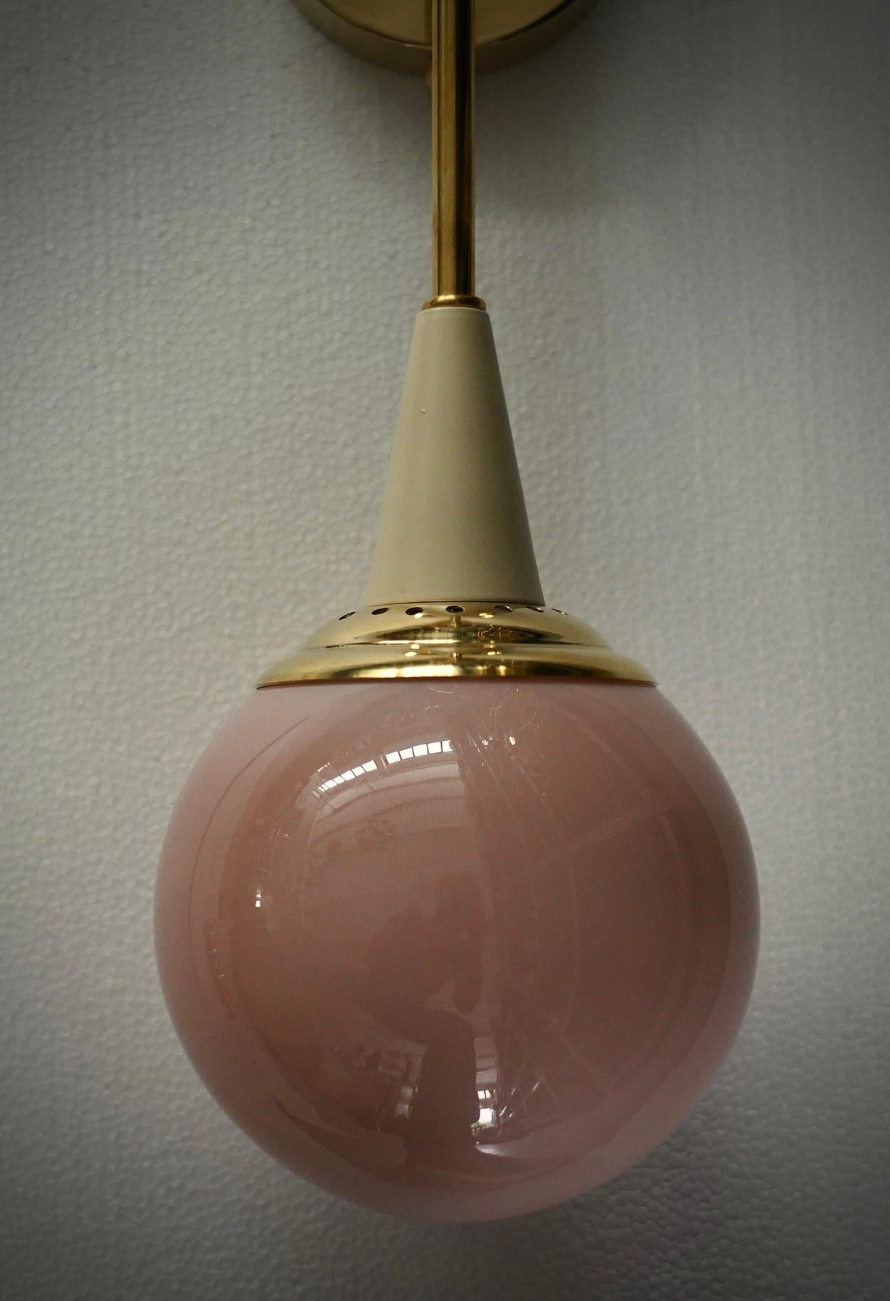 Aplique Redondo de Murano y Latón Color Rosa / Crema, 2000 Italiano en venta