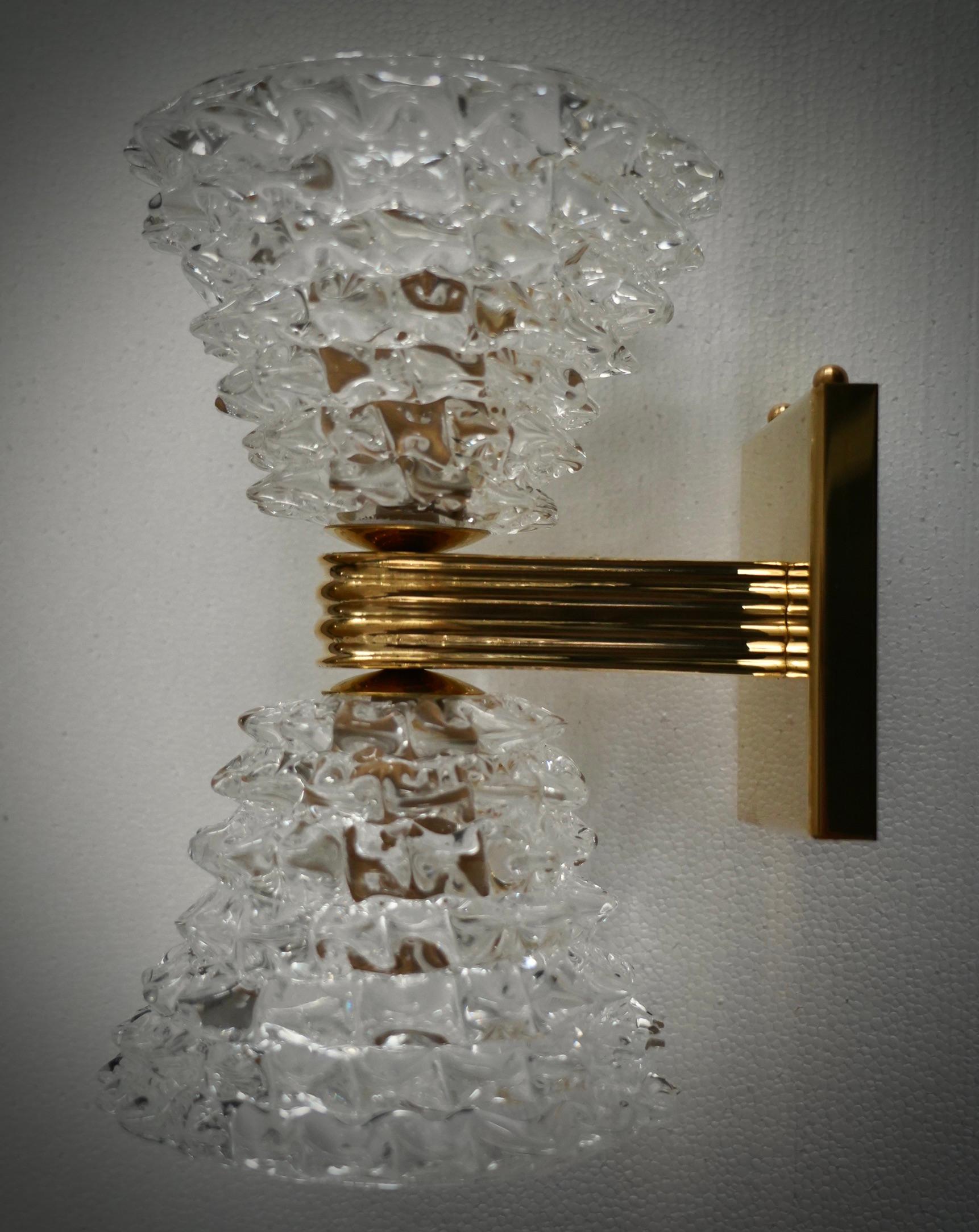 Laiton Appliques et appliques d'art rondes de Murano en verre et laiton de couleur transparente, 2000 en vente