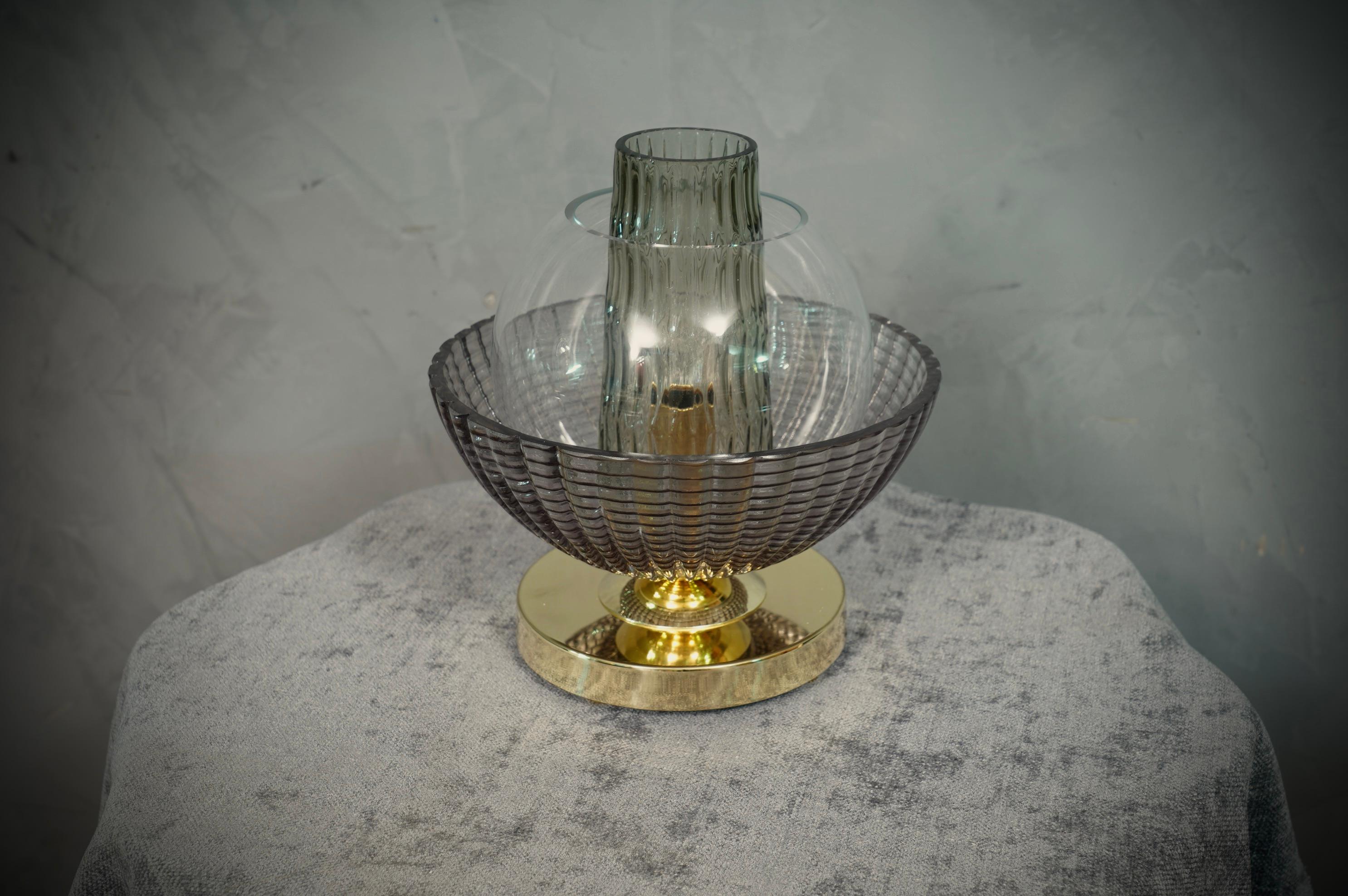 Verre de Murano Lampes de table du milieu du siècle dernier en verre d'art de Murano de couleur fumée, 1980 en vente