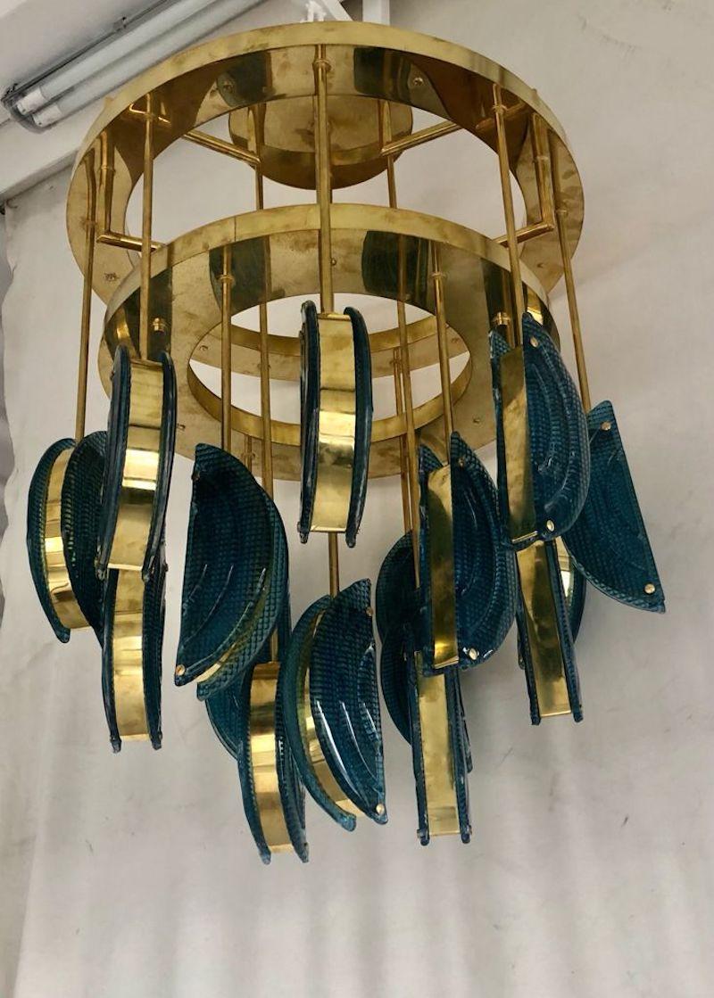 Murano Round Blue Art Glass and Brass Mid-Century Chandelier and Pendant, 1970 In Good Condition For Sale In Rome, IT
