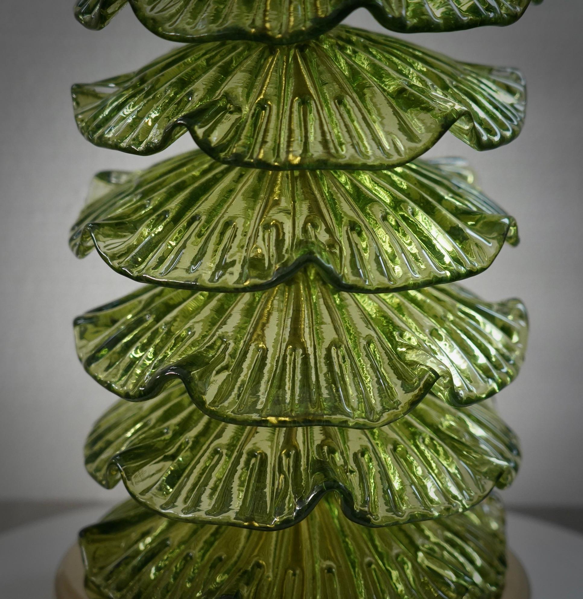 Lampe de table du milieu du siècle en verre d'art vert et laiton, Murano, 2020 Bon état - En vente à Rome, IT
