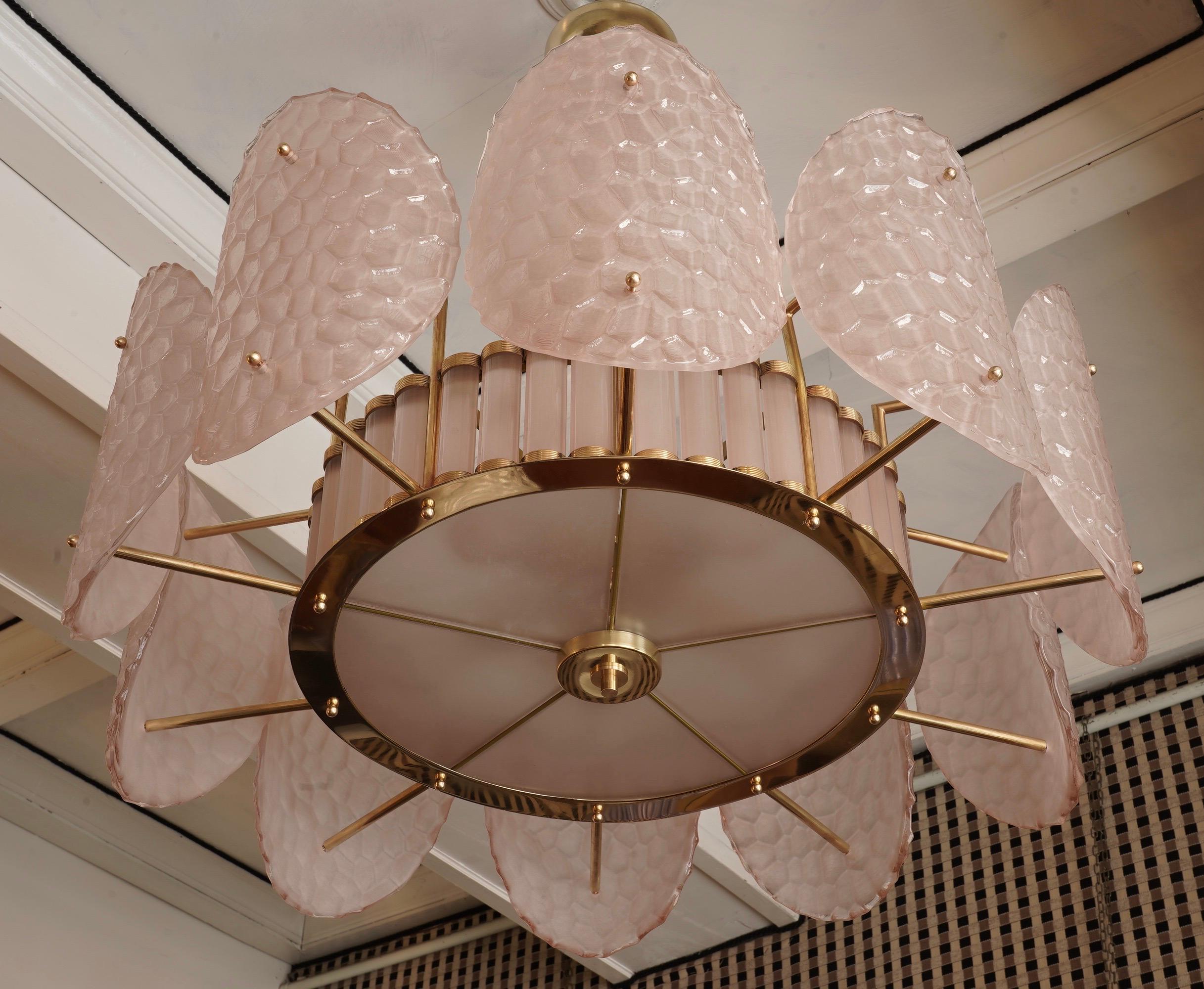 Murano Round Light Pink Color Glass and Brass Chandelier and Pendant, 2000 In Good Condition For Sale In Rome, IT