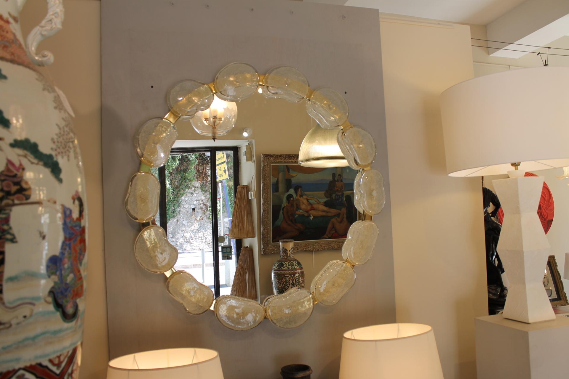 Hand-Crafted Murano round mirror, pebbles, Modernist For Sale