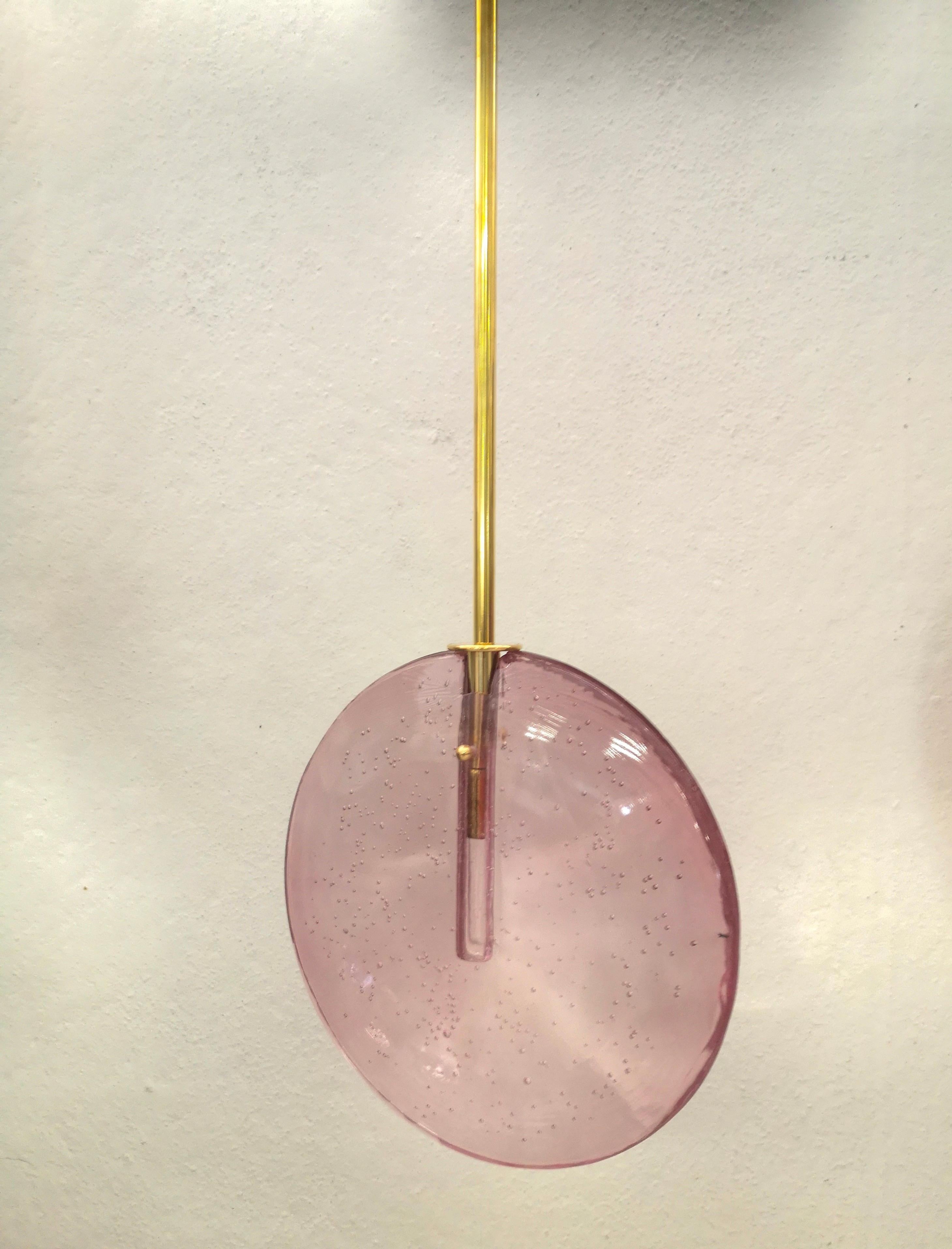 Farol / Araña y Colgante Modernos Redondos de Murano en Cristal Rosa y Latón, 2020 en Bueno estado para la venta en Rome, IT