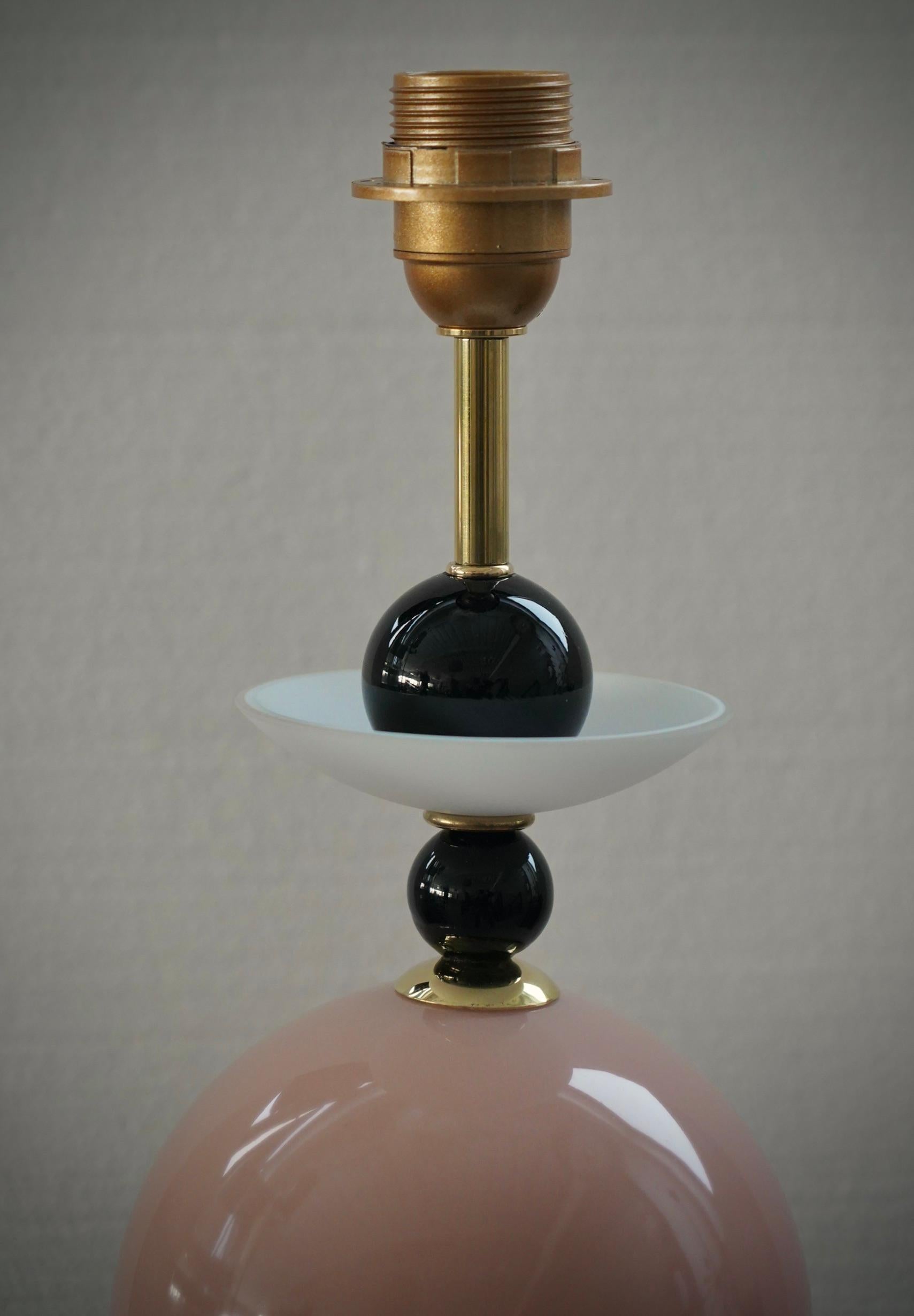 Contemporary Murano Round Pink Violet and Black Art Glass and Brass Table Lamp, 2020 For Sale