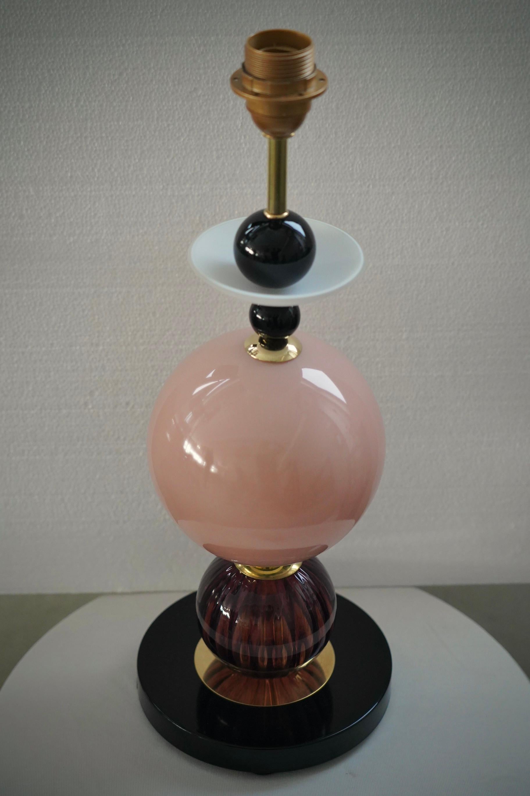 Murano Round Pink Violet and Black Art Glass and Brass Table Lamp, 2020 For Sale 1