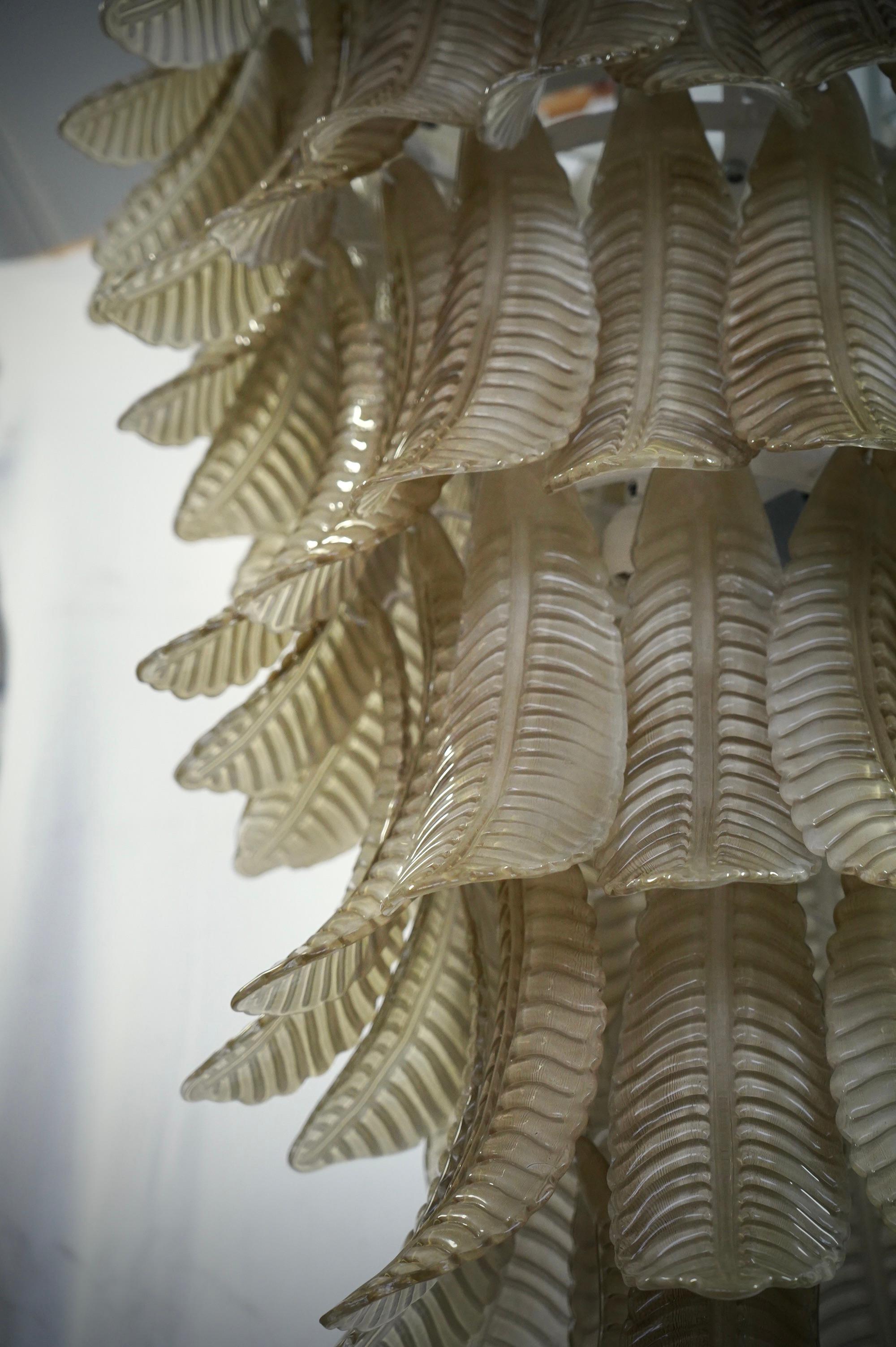 Mid-Century moderno Lampadari e pendenti in vetro artistico tondo fumé di Murano, 2020 in vendita