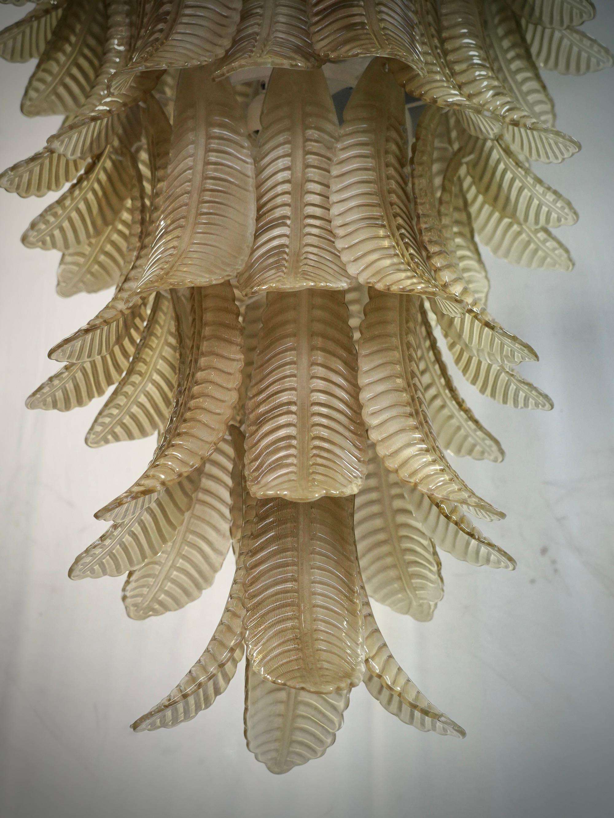 Italiano Lampadari e pendenti in vetro artistico tondo fumé di Murano, 2020 in vendita