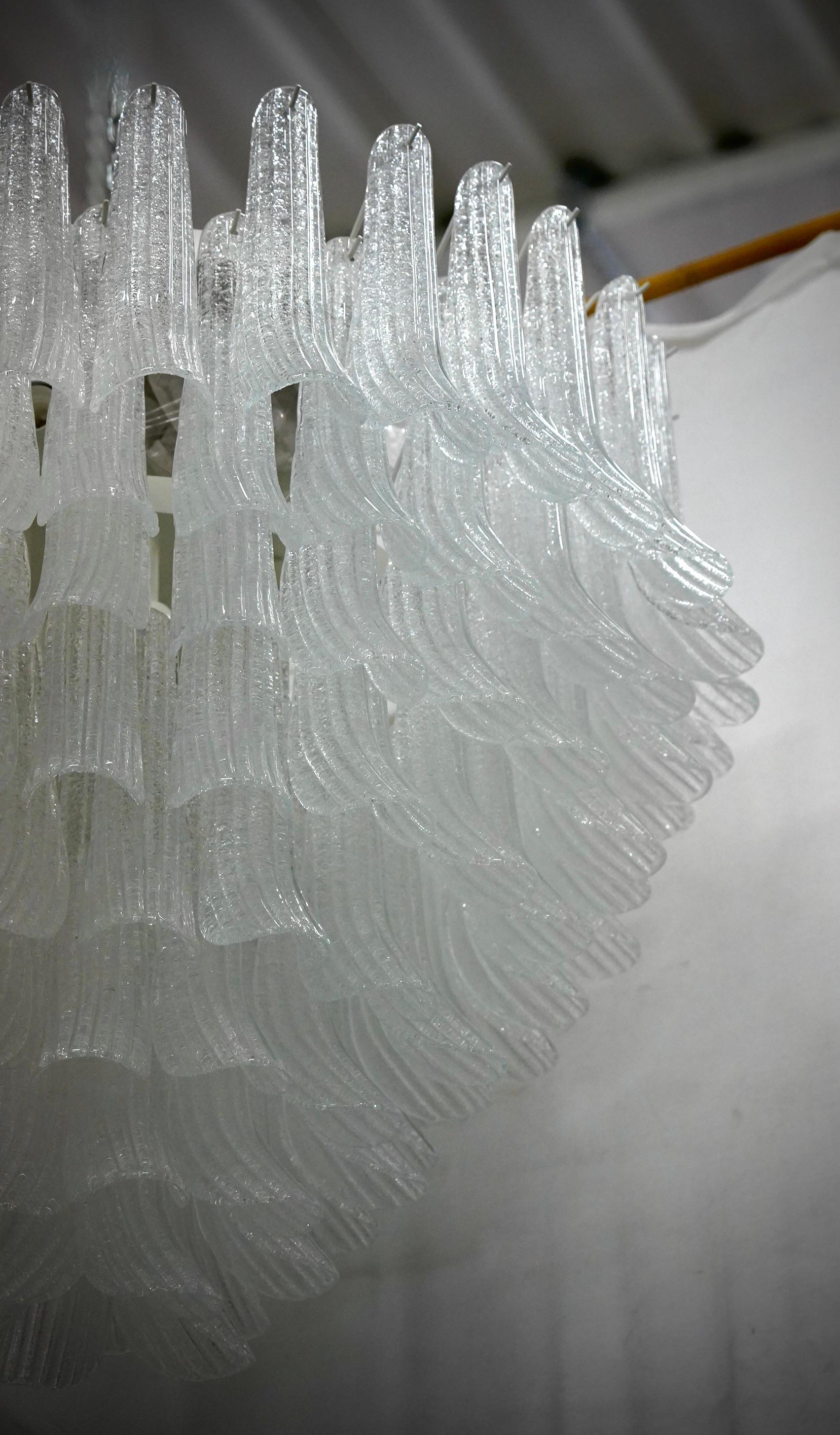 Mid-Century Modern Lustre et pendentif rond de Murano de couleur blanche transparente du milieu du siècle dernier, 2000 en vente