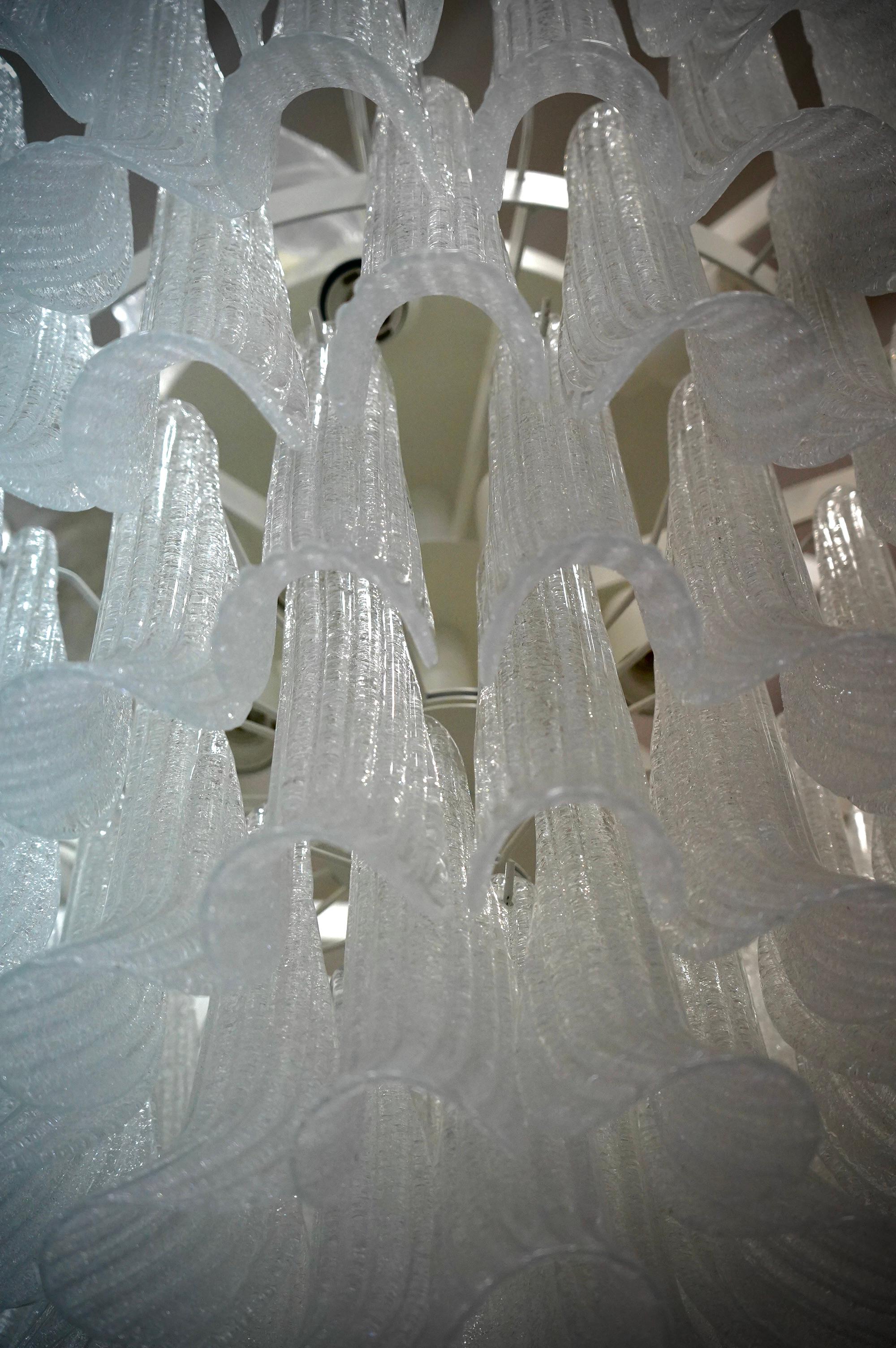 Lustre et pendentif rond de Murano de couleur blanche transparente du milieu du siècle dernier, 2000 en vente 2