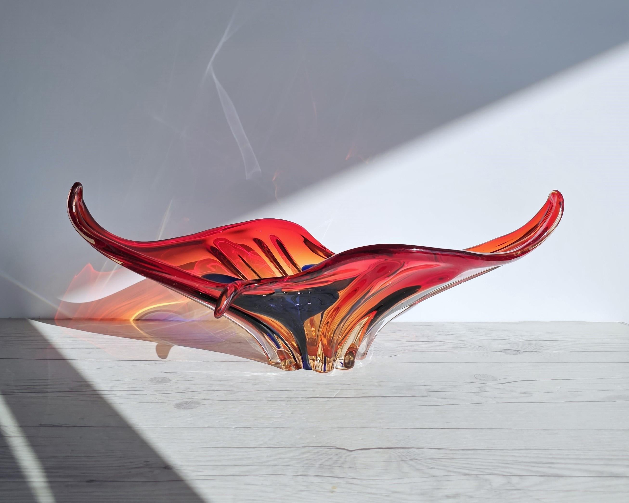 Murano, Scarlet Candy, Amber and Midnight Blue Palette, Splash Bowl Centrepiece 2