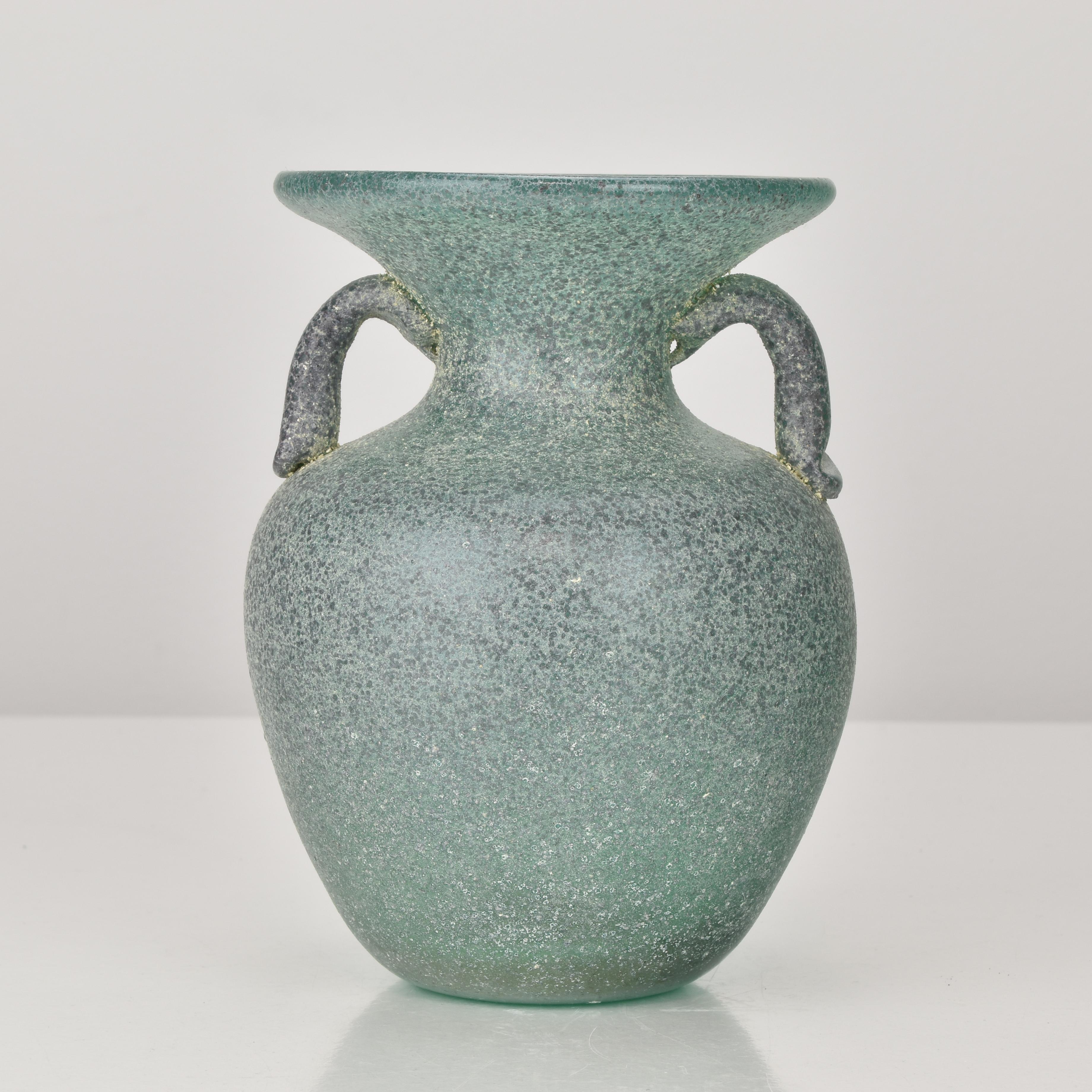 Italiano Murano Scavo Amphora Vase attributed to Seguso, 1960s Italian Art Glass in vendita