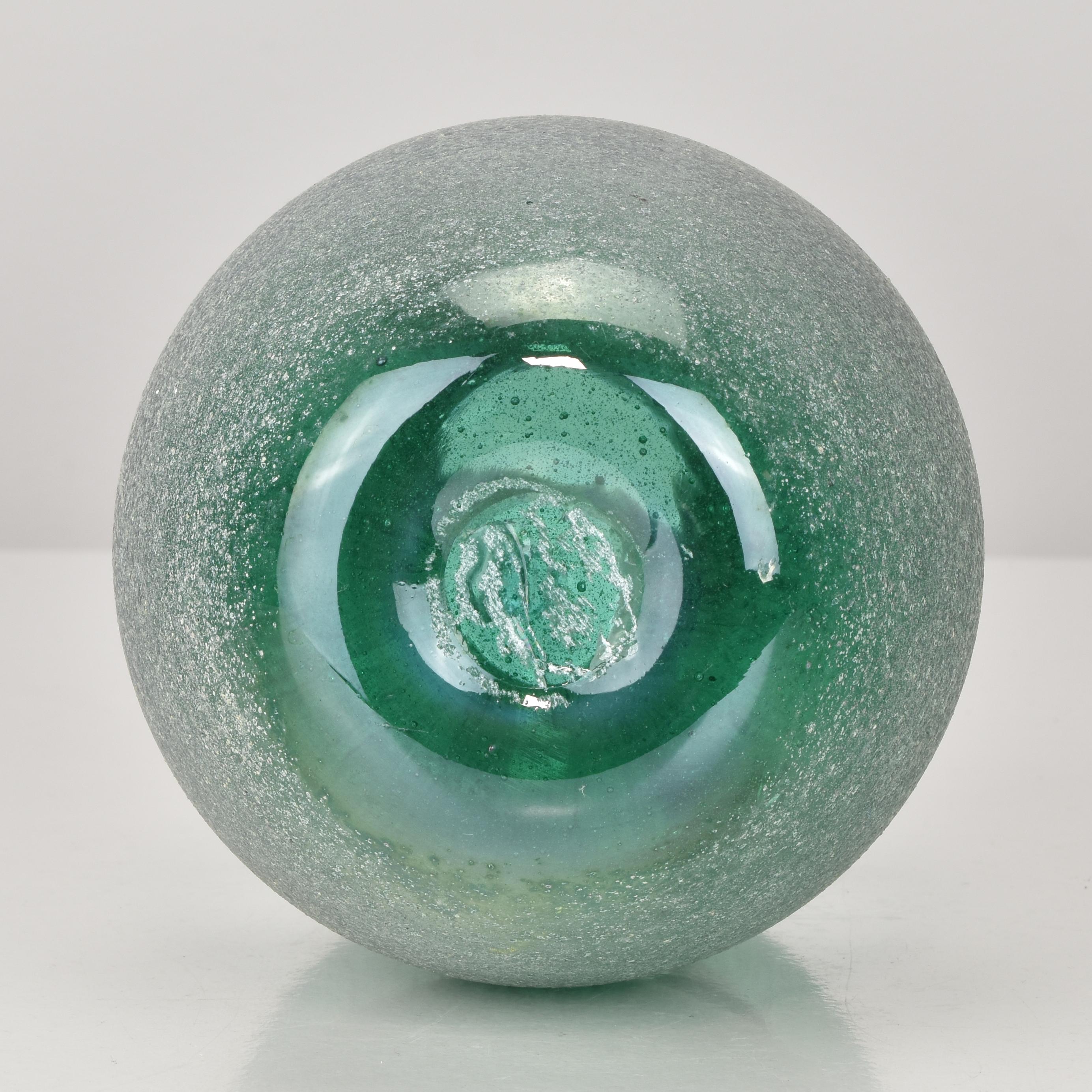 Metà XX secolo Murano Scavo Amphora Vase attributed to Seguso, 1960s Italian Art Glass in vendita