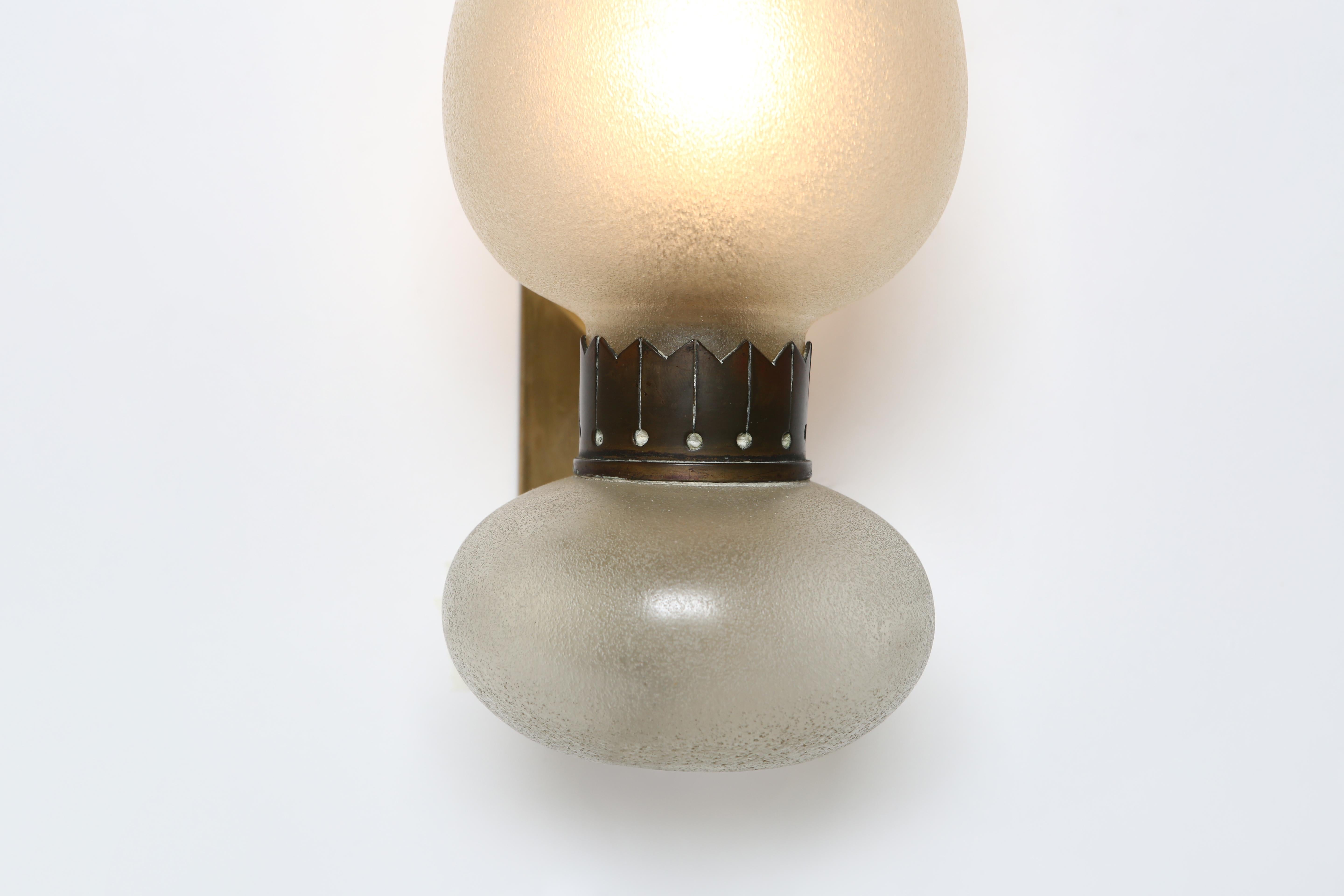 Murano Sconce in Corroso Glass, by Seguso In Good Condition For Sale In Brooklyn, NY