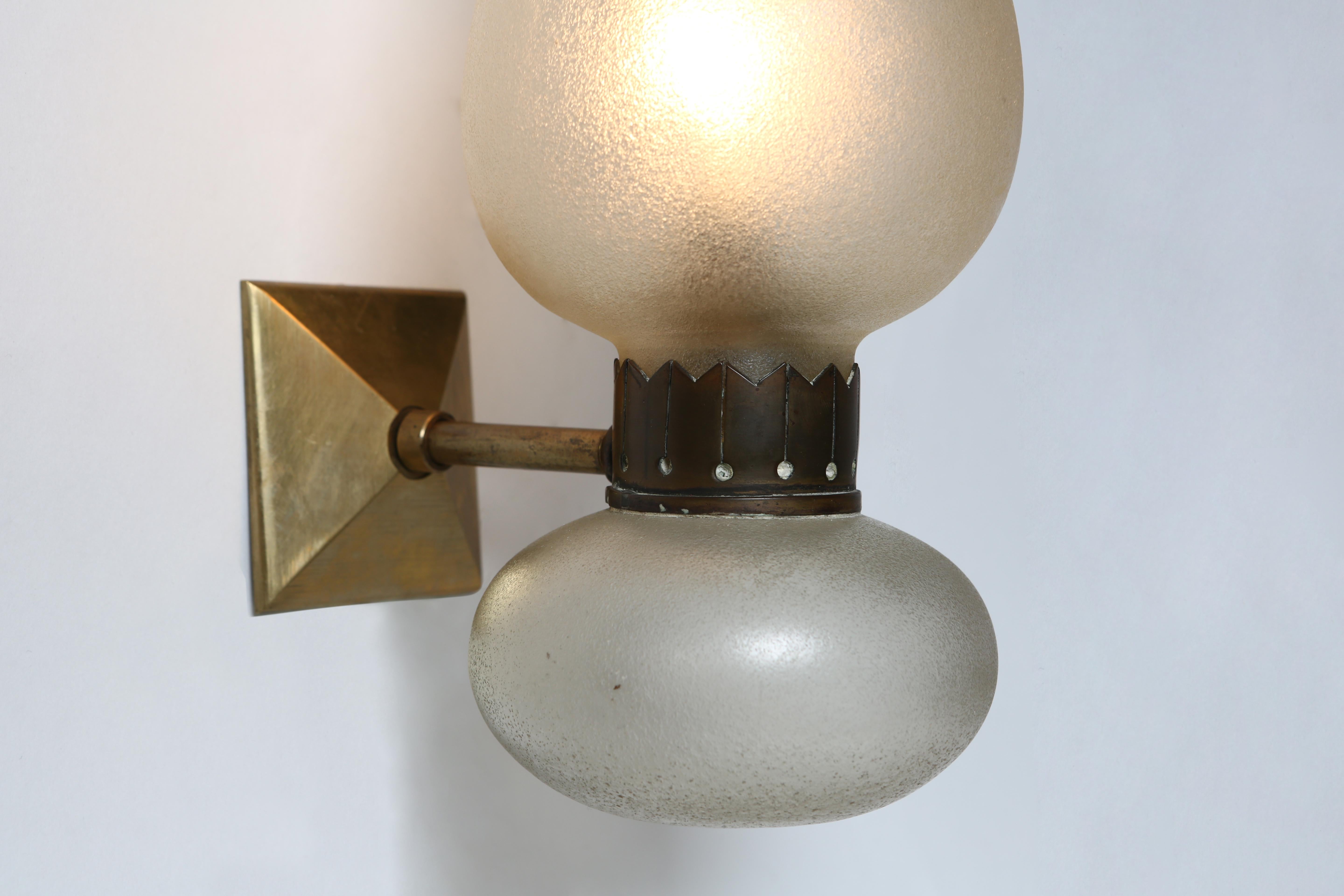 Mid-20th Century Murano Sconce in Corroso Glass, by Seguso For Sale