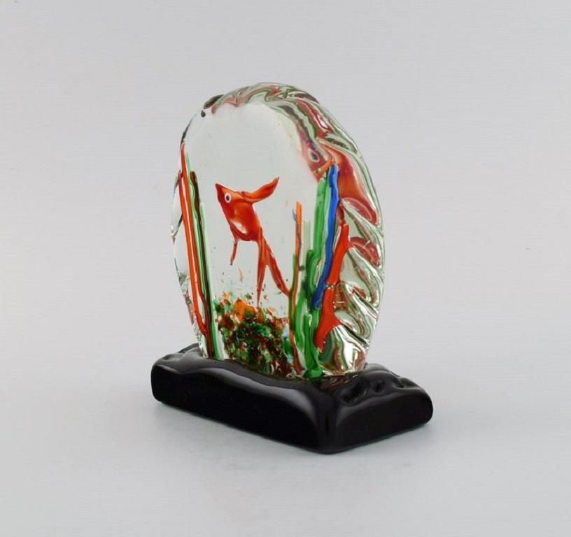 Murano sculpture in mouth-blown art glass. 
Aquarium. Italian design, 1960s / 70s.
Measures: 13.5 x 13.5 cm.
In excellent condition.