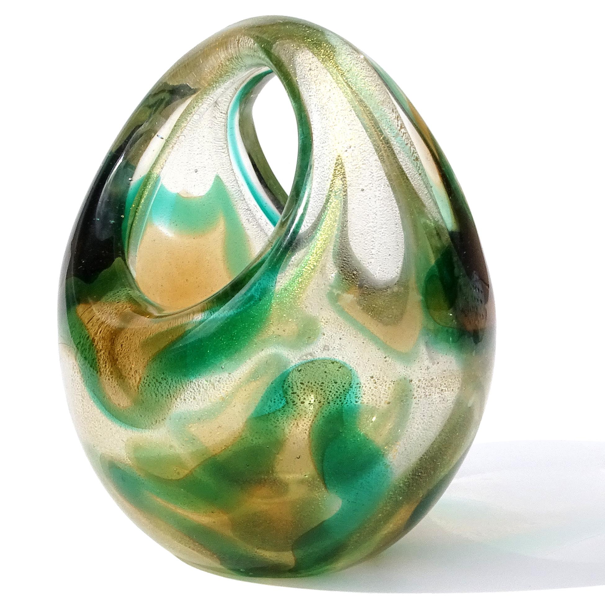 Murano Seguso 1952 Macchia Ambra Verde Gold Flecks Italian Art Glass Basket Vase In Good Condition For Sale In Kissimmee, FL