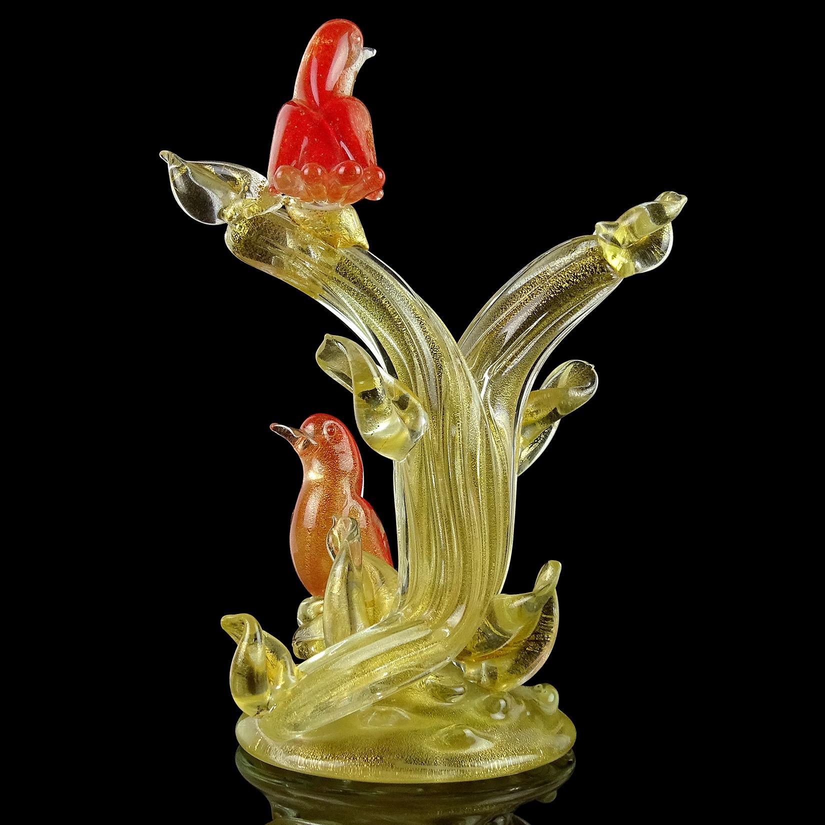 Scultura in vetro artistico di Murano Seguso con uccelli su albero, rosso, arancione e macchie dorate In condizioni buone in vendita a Kissimmee, FL