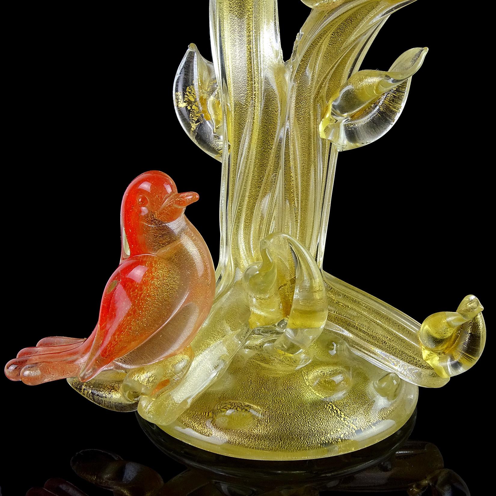 Vetro Scultura in vetro artistico di Murano Seguso con uccelli su albero, rosso, arancione e macchie dorate in vendita