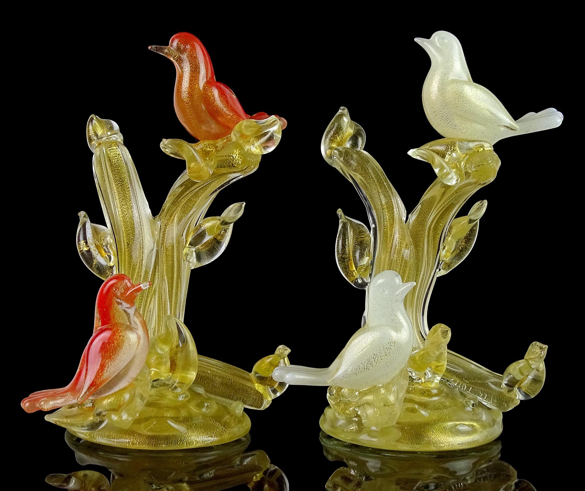 Scultura in vetro artistico di Murano Seguso con uccelli su albero, rosso, arancione e macchie dorate in vendita 1