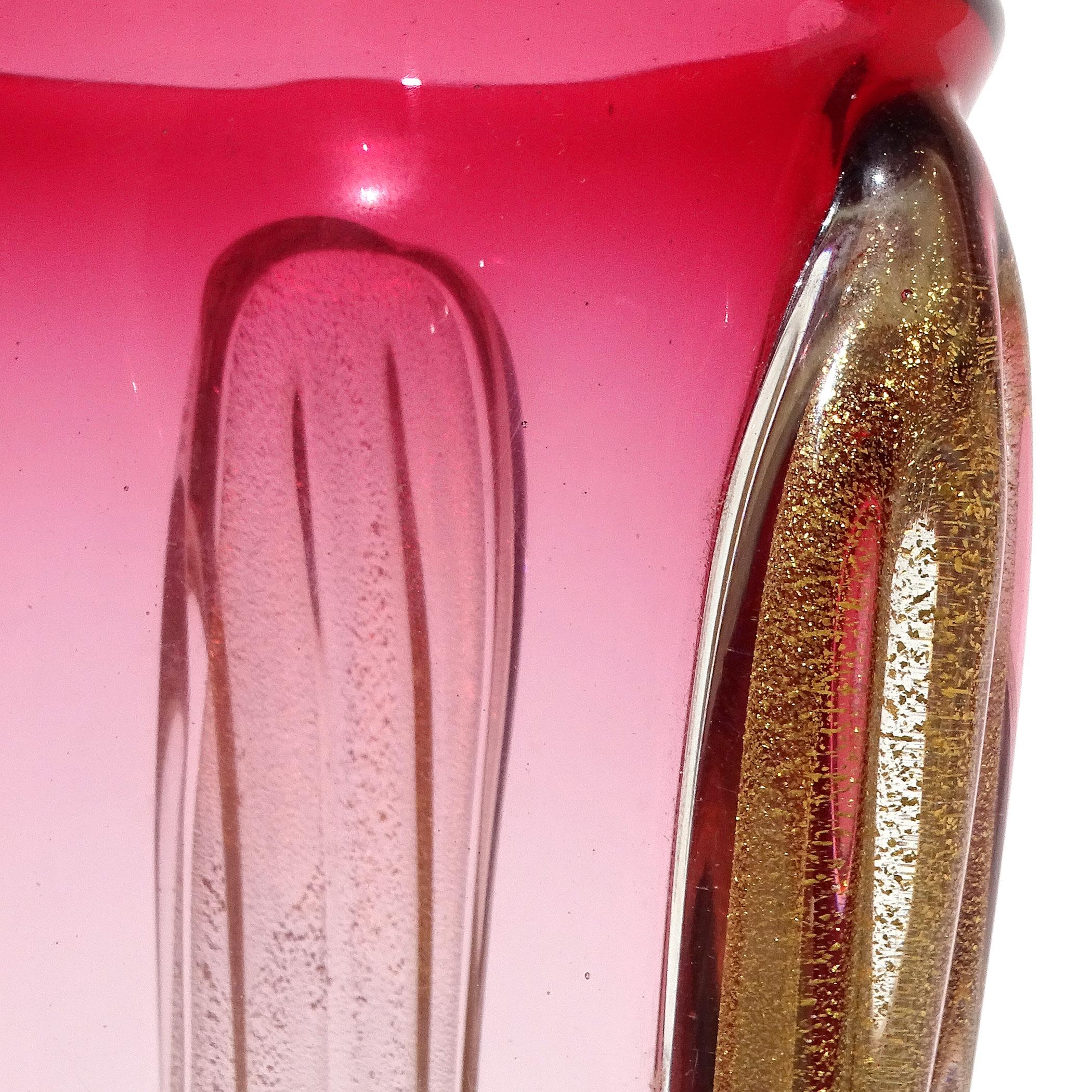 Vaso da fiori in vetro artistico italiano di Murano Glass Sommerso rosso e rosa a macchie d'oro in vendita 1