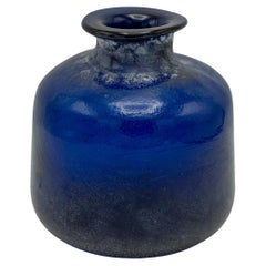 Jarrón de cristal azul cobalto Murano Seguso Scavo, soplado a mano, años 80, acabado brutalista