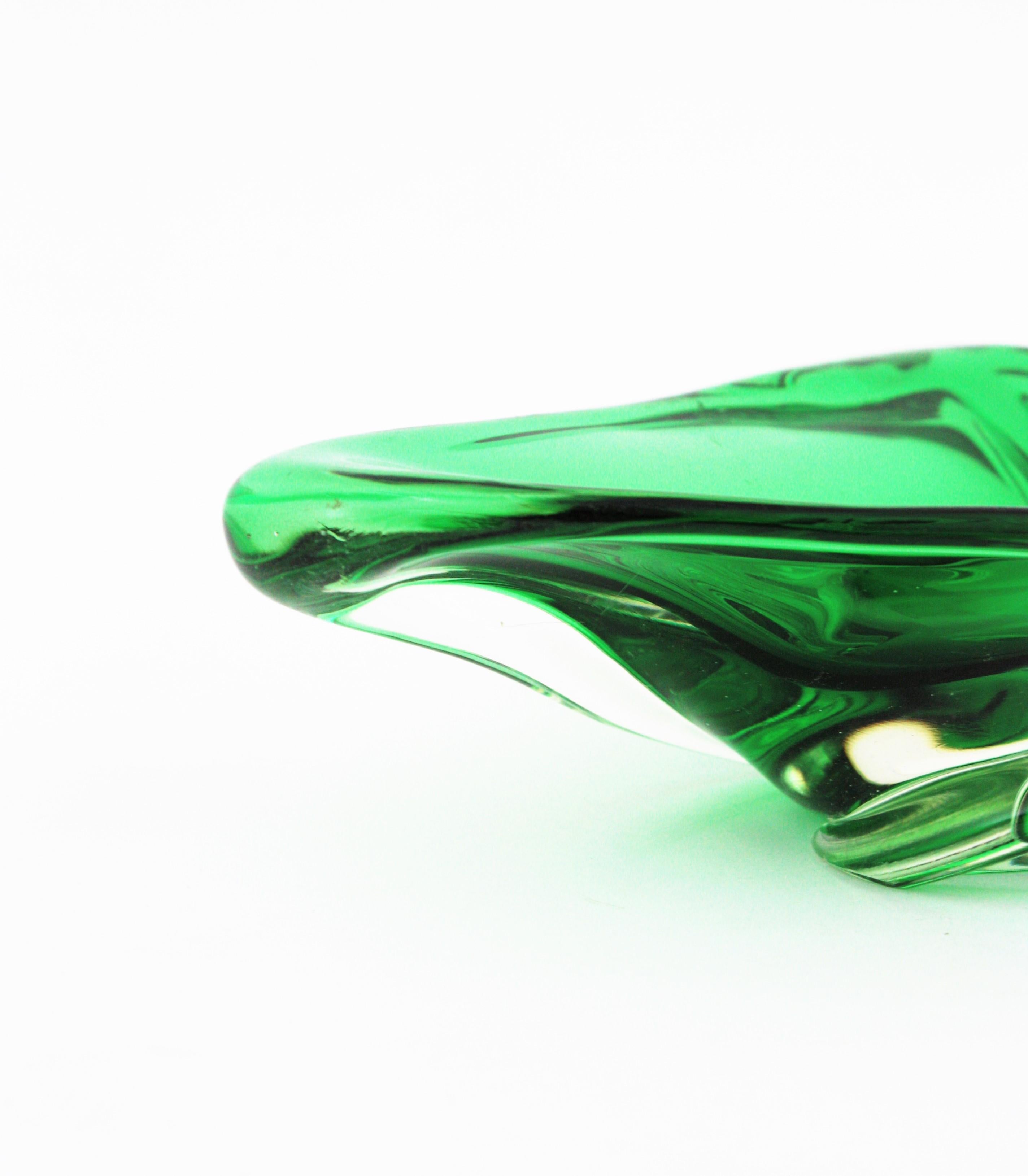Murano Seguso Sommerso Green Art Glass Triangular Bowl / Ashtray For Sale 2