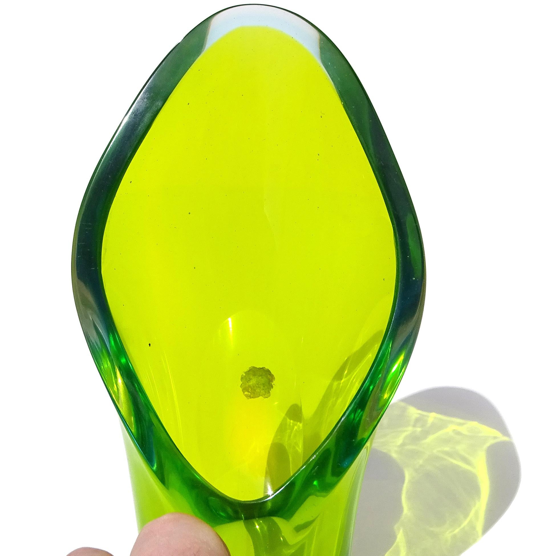 Murano Seguso Sommerso Green Ciotola in vetro artistico italiano Cornucopia Horn Of Plenty In condizioni buone in vendita a Kissimmee, FL