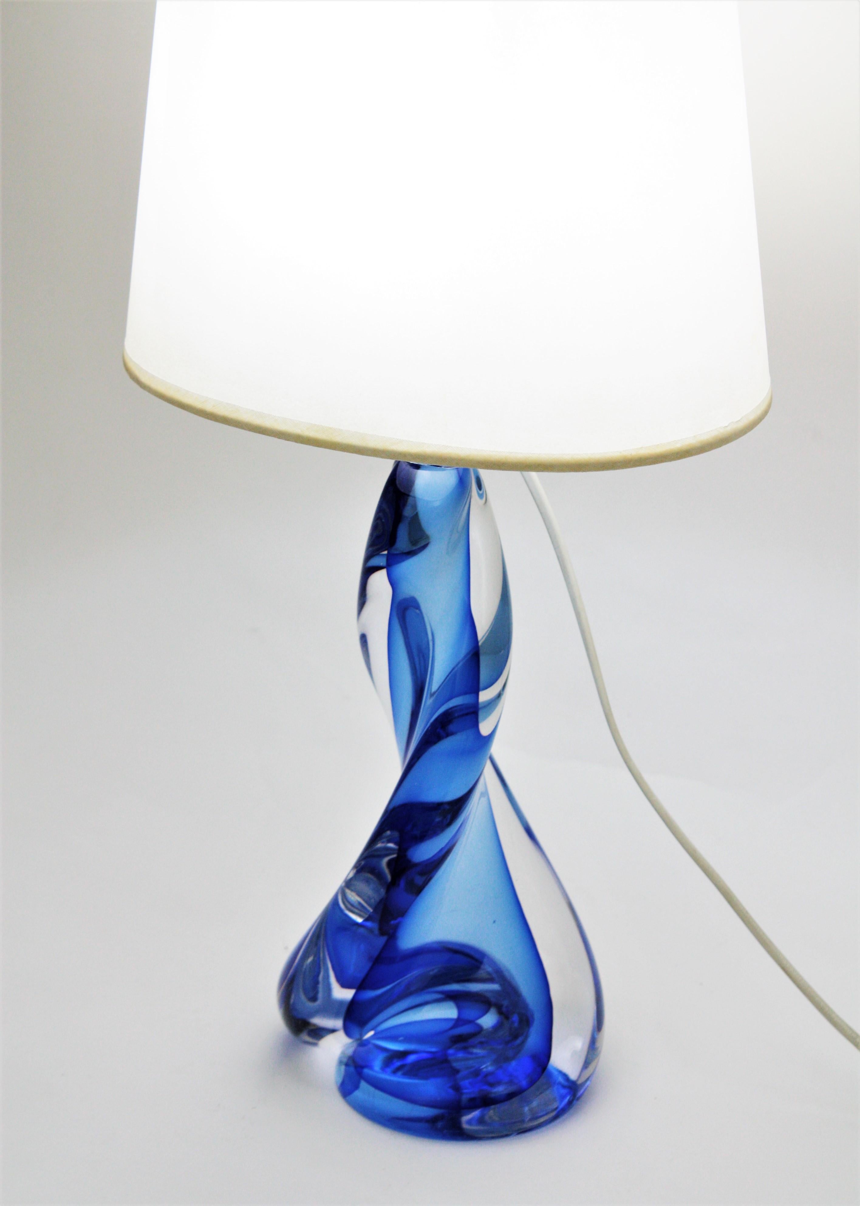 Murano Seguso Vetri d'Arte Sommerso Blue and Clear Glass Twisted Table Lamp 3