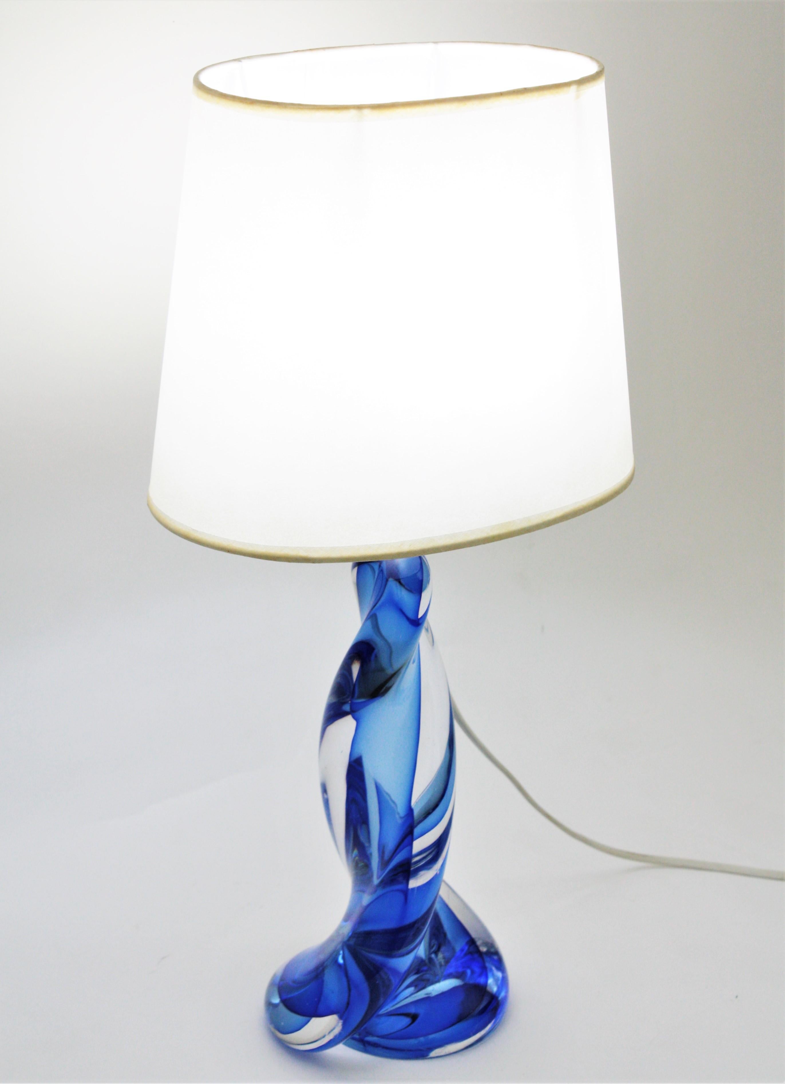 Murano Seguso Vetri d'Arte Sommerso Blue and Clear Glass Twisted Table Lamp 4