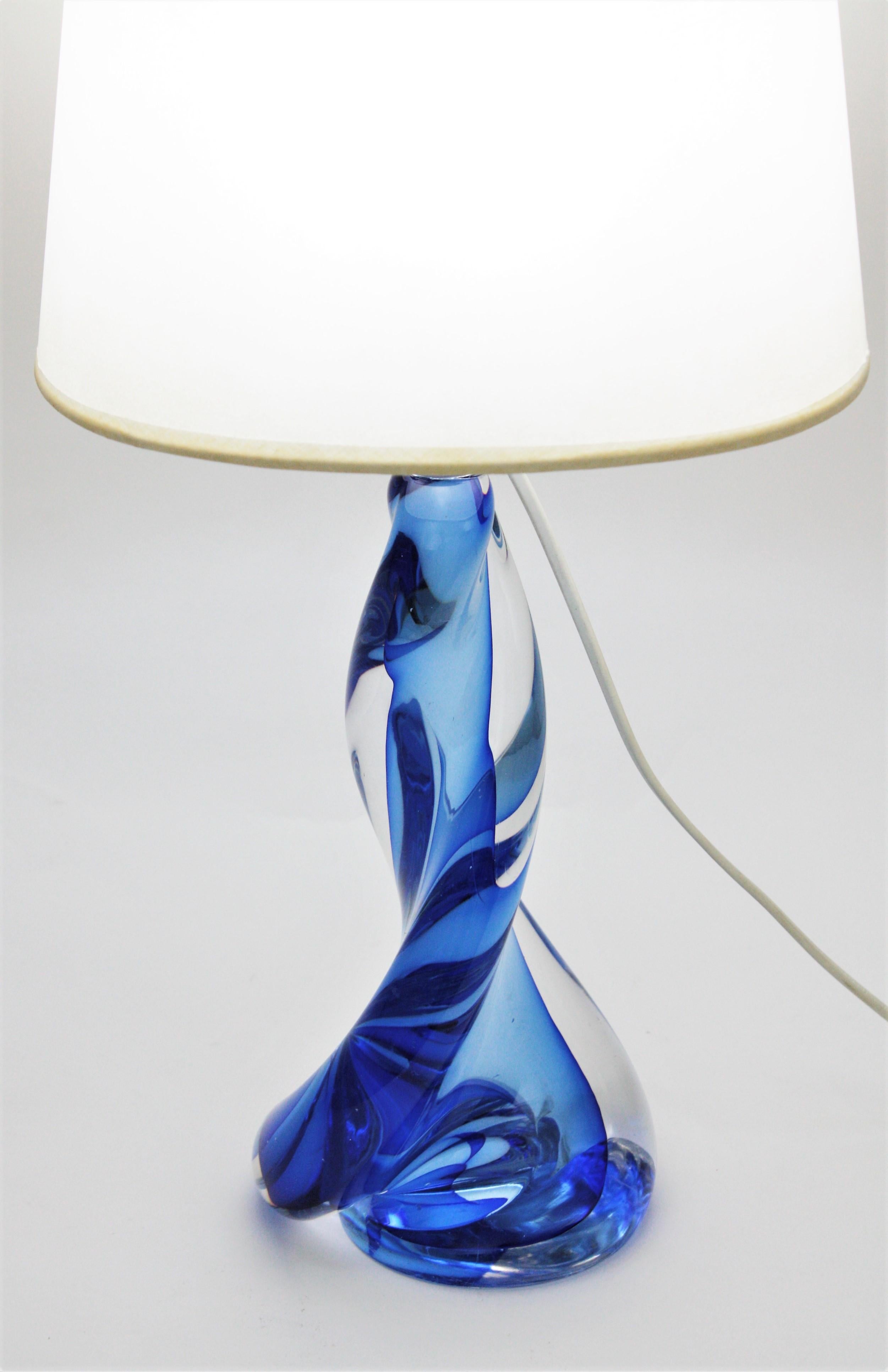 Murano Seguso Vetri d'Arte Sommerso Blue and Clear Glass Twisted Table Lamp 1