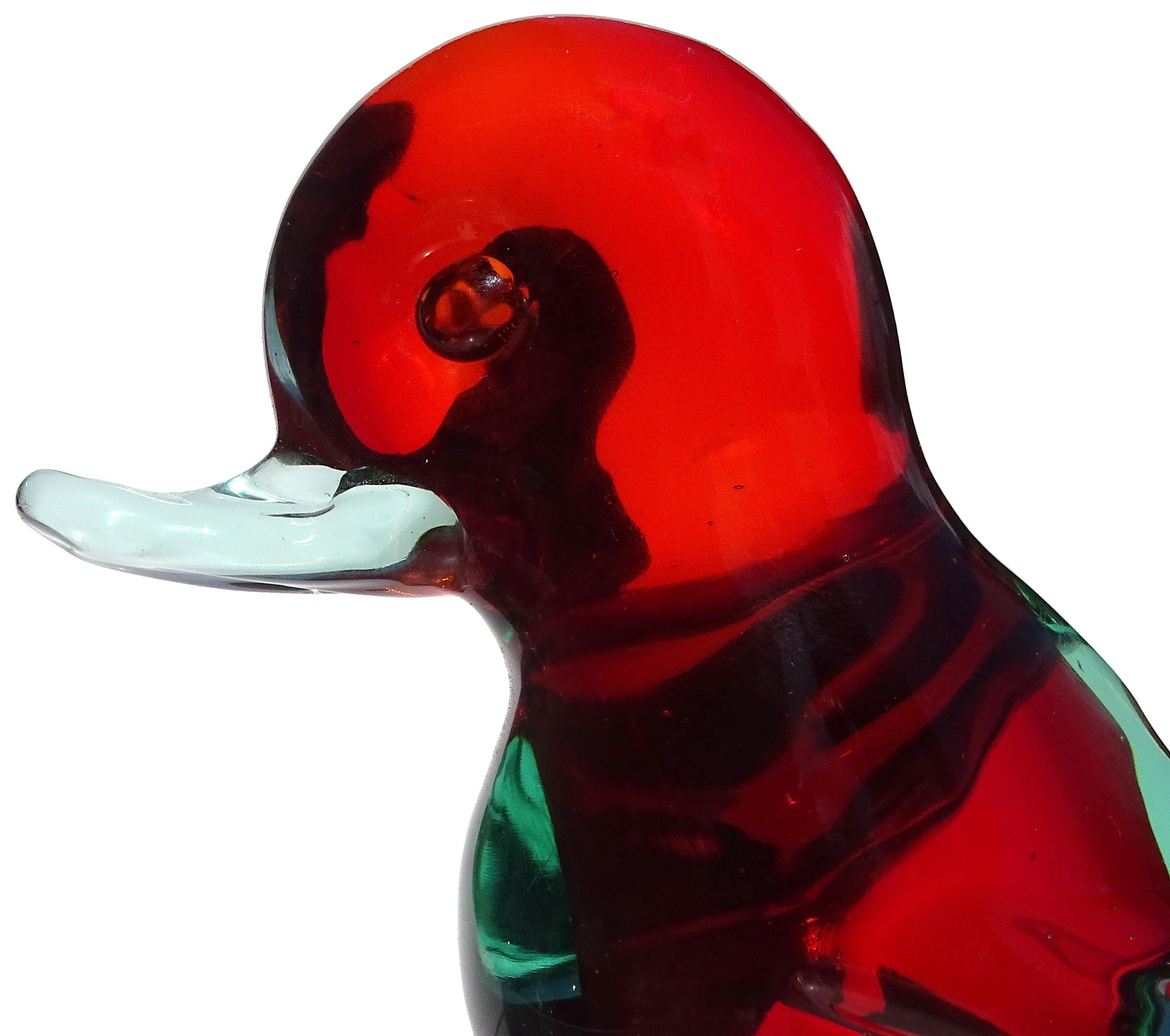 Fatto a mano Seguso Vetri d'Arte Sommerso Red Green Figurina di Uccello in Vetro d'Arte di Murano in vendita