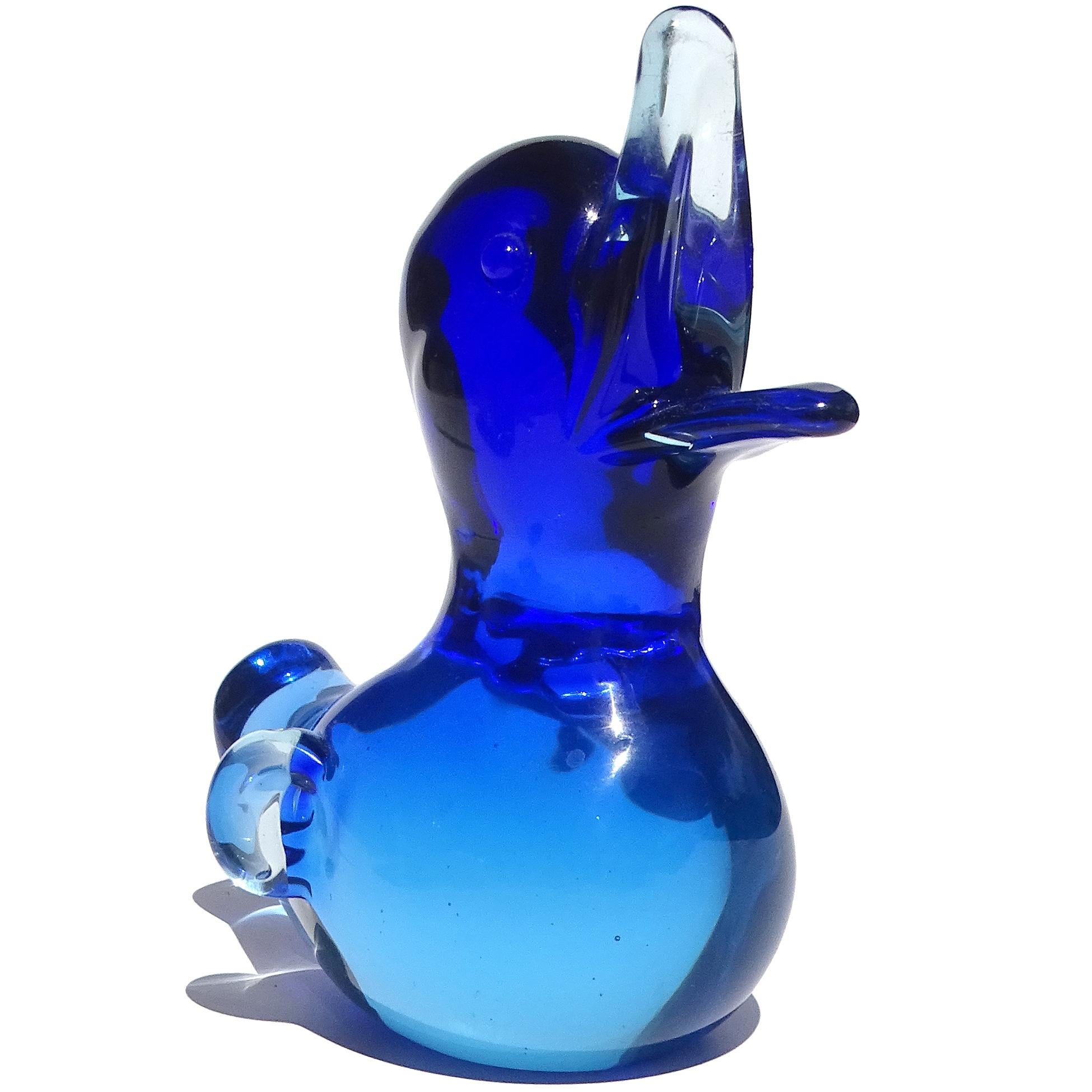 Mid-Century moderno Murano Seguso Vintage Sommerso Blue Art Glass Baby Bird Figure Sculpture in vendita