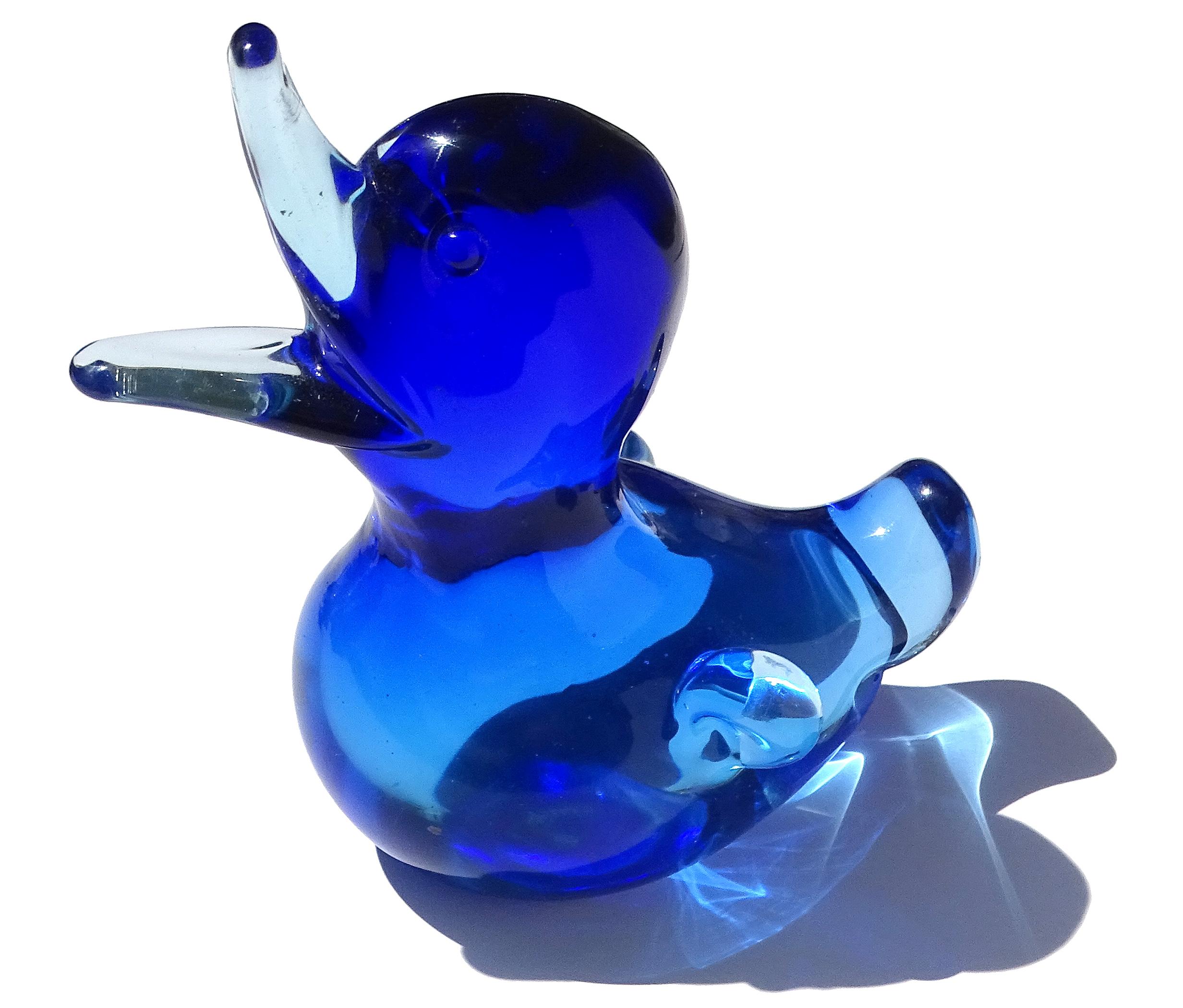 Fatto a mano Murano Seguso Vintage Sommerso Blue Art Glass Baby Bird Figure Sculpture in vendita