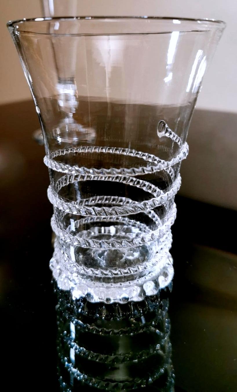 Service de Murano 36 verres et pichet en verre soufflé et décorations appliquées en vente 3
