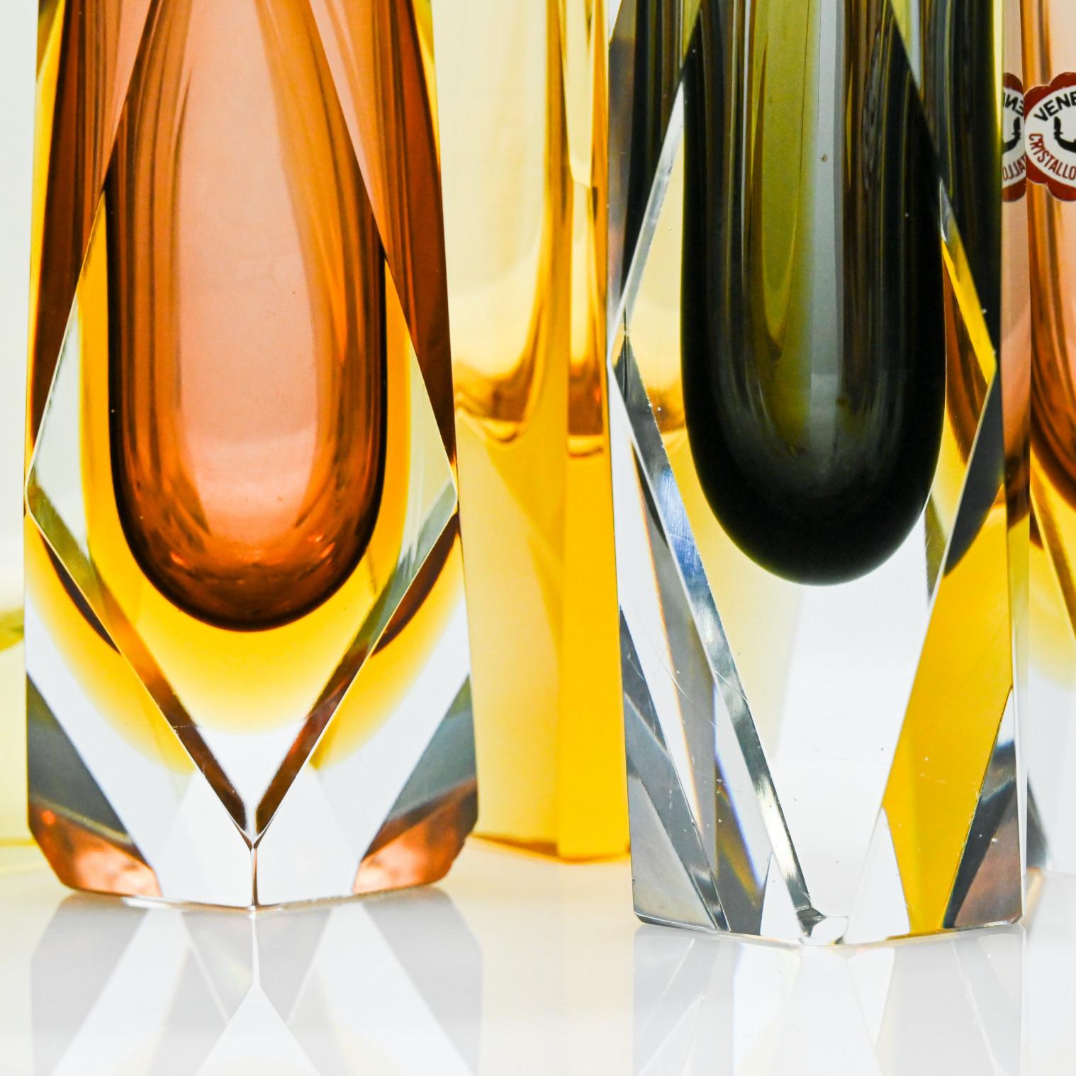 Set von 9 facettierten Sommerso-Glasvasen aus Murano, Mandruzzato, Italien, 1970 (Sonstiges) im Angebot