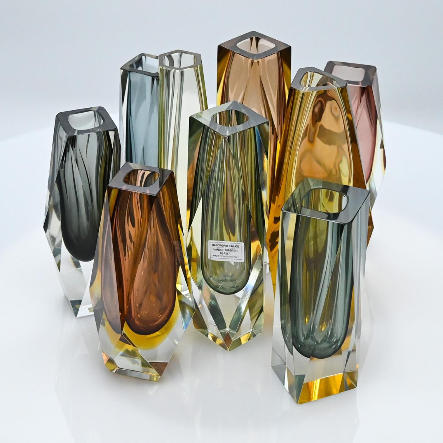 Set von 9 facettierten Sommerso-Glasvasen aus Murano, Mandruzzato, Italien, 1970 im Zustand „Gut“ im Angebot in Rijssen, NL