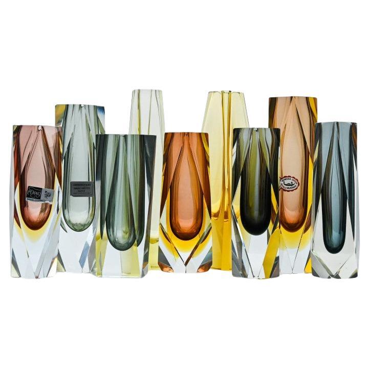 Set von 9 facettierten Sommerso-Glasvasen aus Murano, Mandruzzato, Italien, 1970 im Angebot