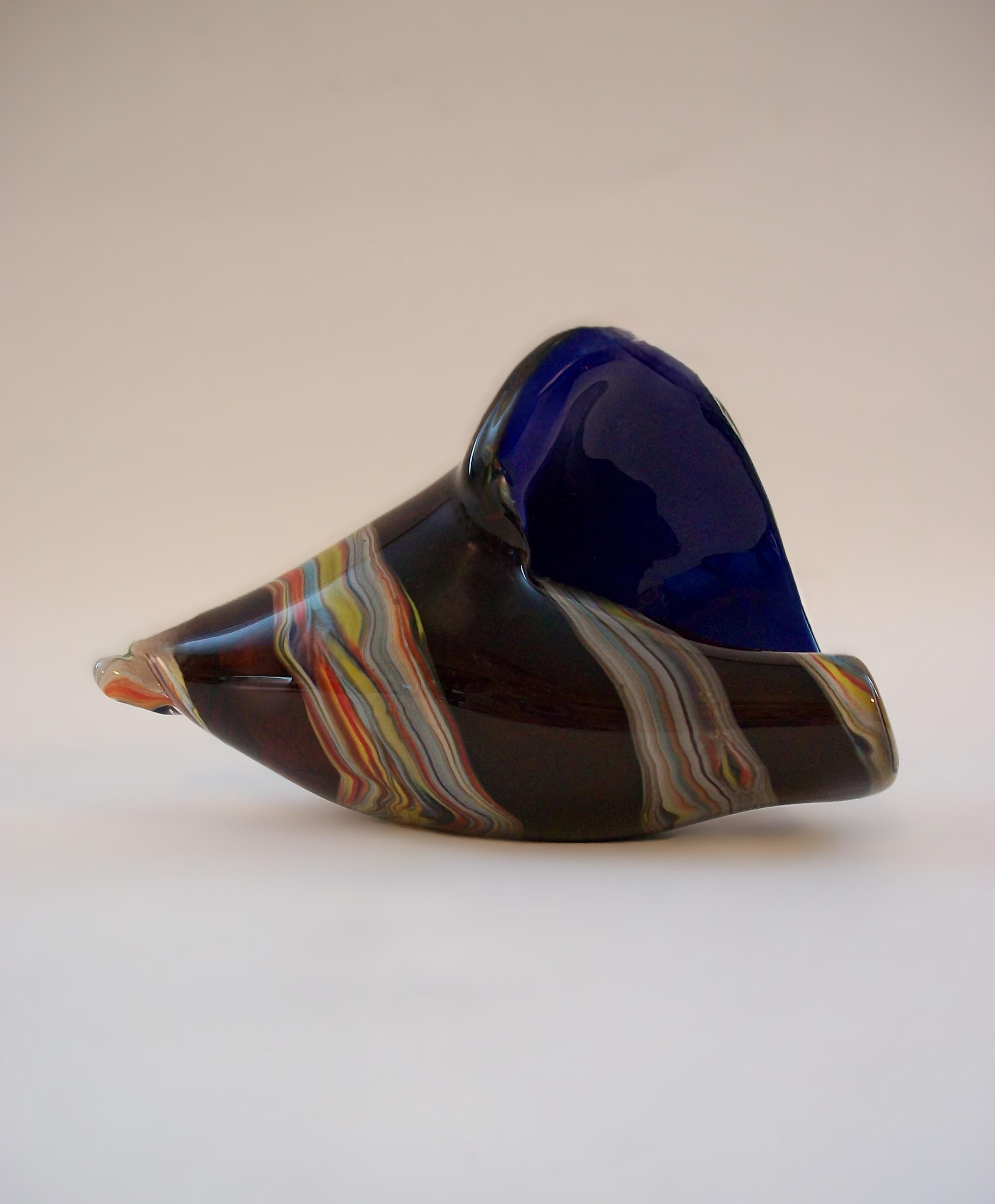Moderno Scultura in vetro a forma di conchiglia di Murano - Non firmata - Italia - Fine XX secolo in vendita