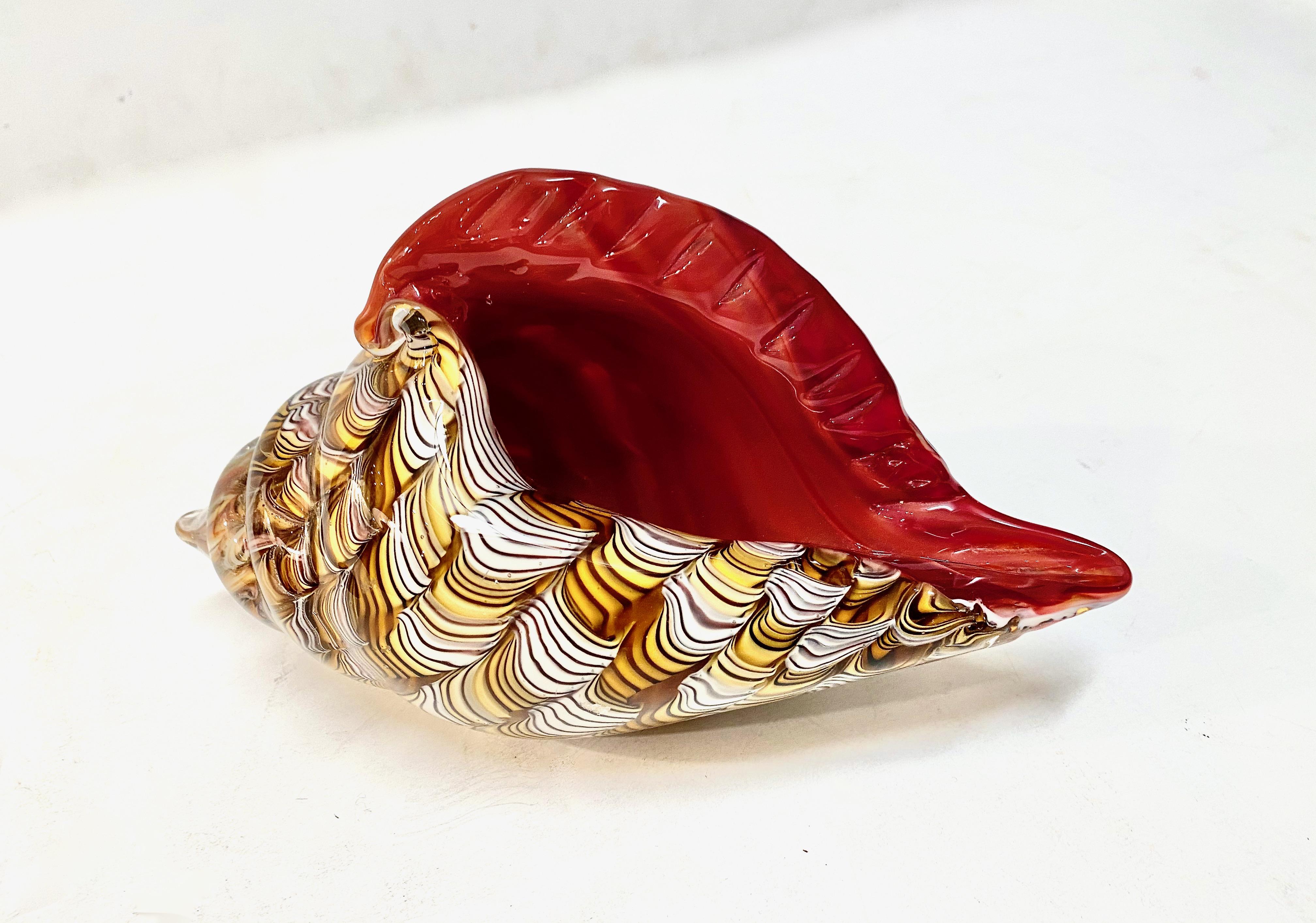 Murano Shell Sculpture In Good Condition For Sale In Pasadena, CA