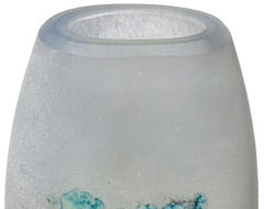 Florero de cristal artístico italiano de Murano firmado Luigi Mallera Blanco con textura de Scavo