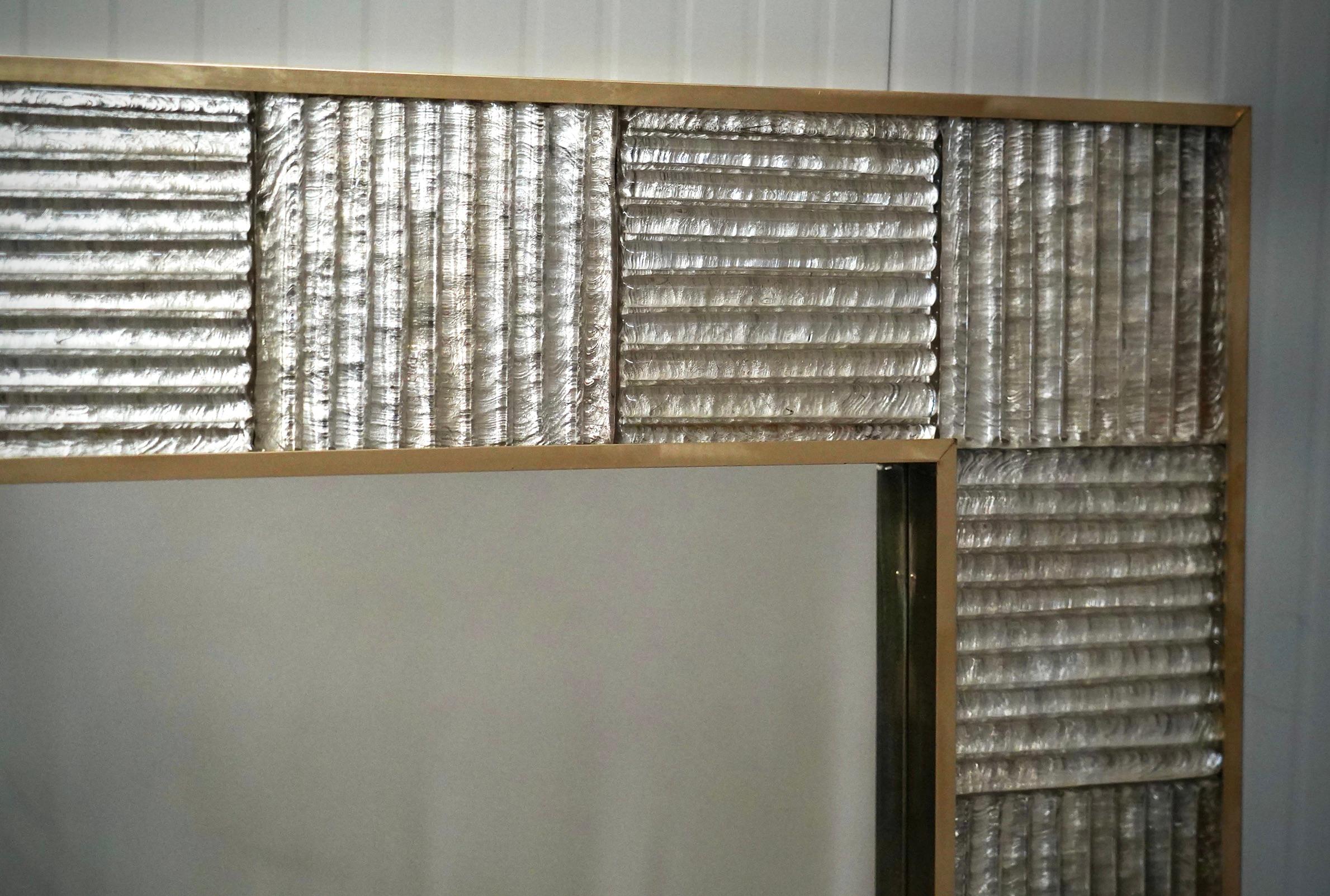 XXIe siècle et contemporain Miroir mural console italien du milieu du siècle en verre d'art et laiton, Murano Silver, 2020 en vente