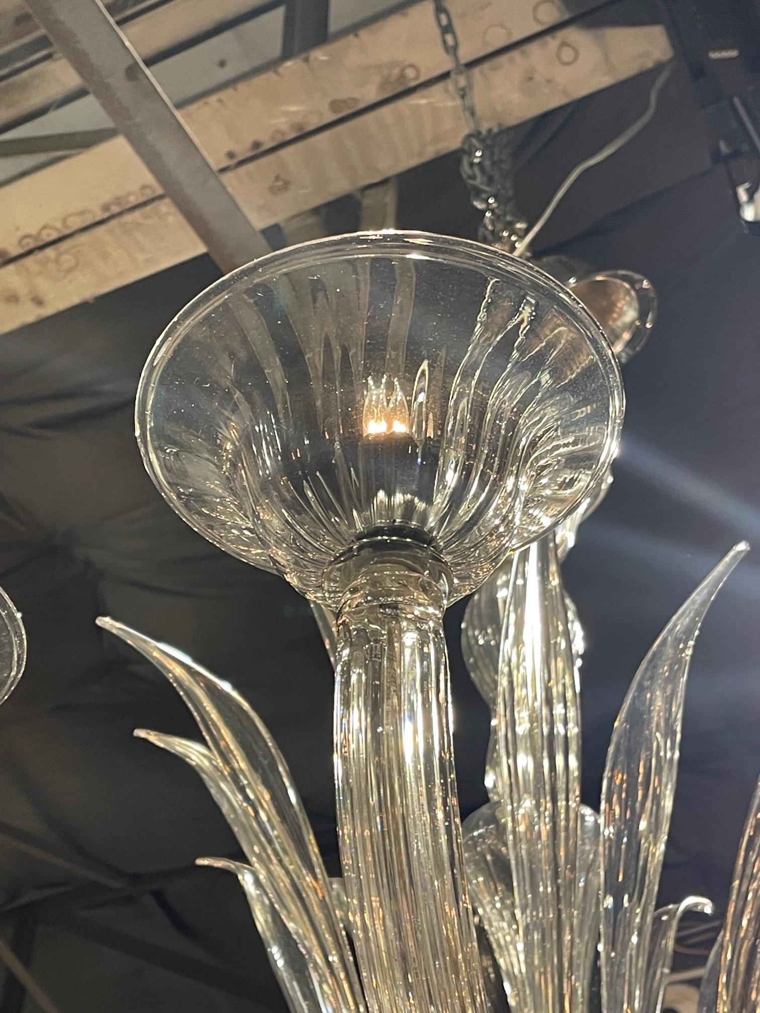 Vetro di Murano Lampadario in vetro color fumo di Murano a dodici luci in vendita