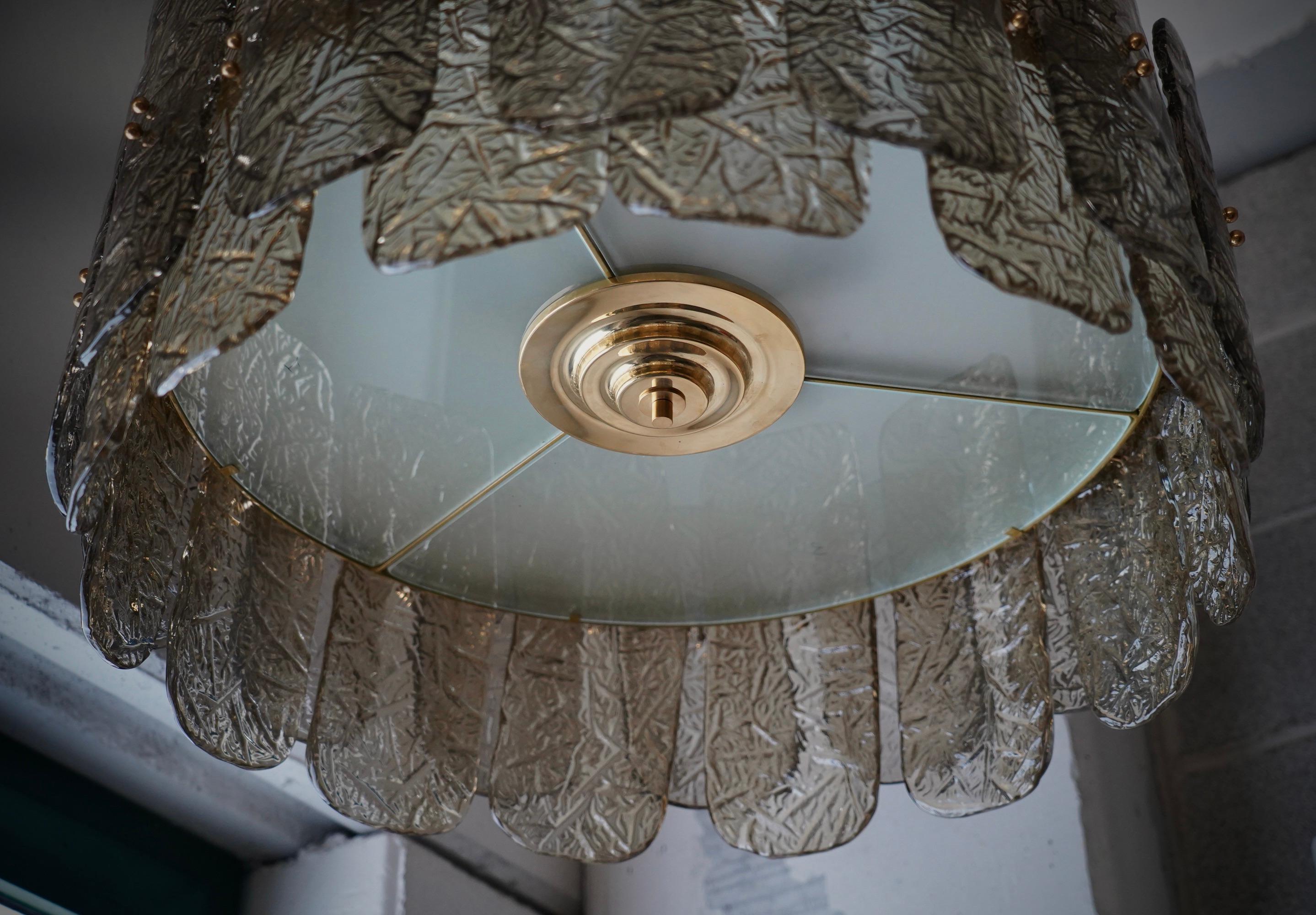 Murano Smoky Art Glass und Messing Runder MidCentury Kronleuchter und Anhänger, 2020 im Angebot 1