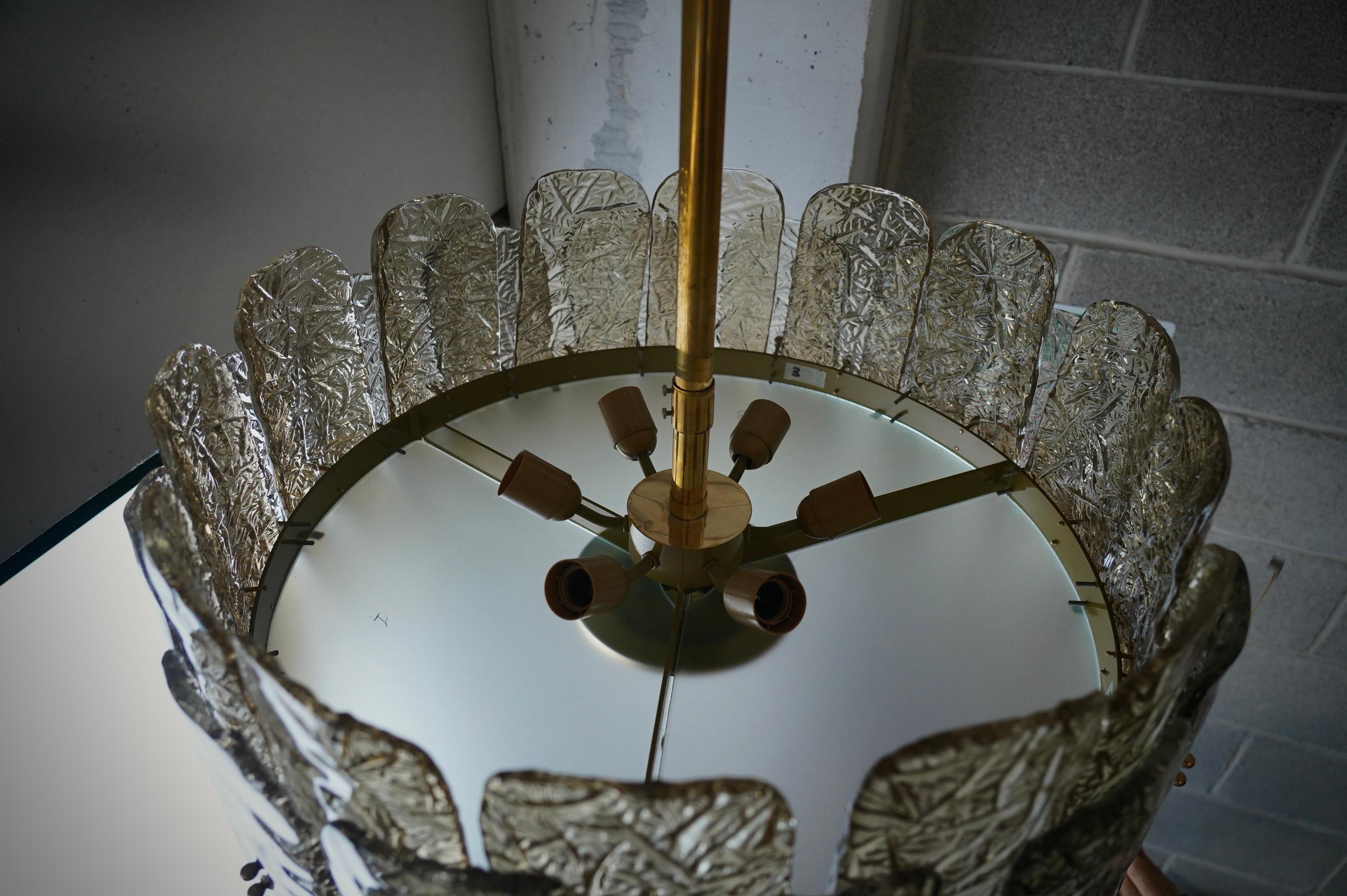 Murano Smoky Art Glass und Messing Runder MidCentury Kronleuchter und Anhänger, 2020 im Angebot 3